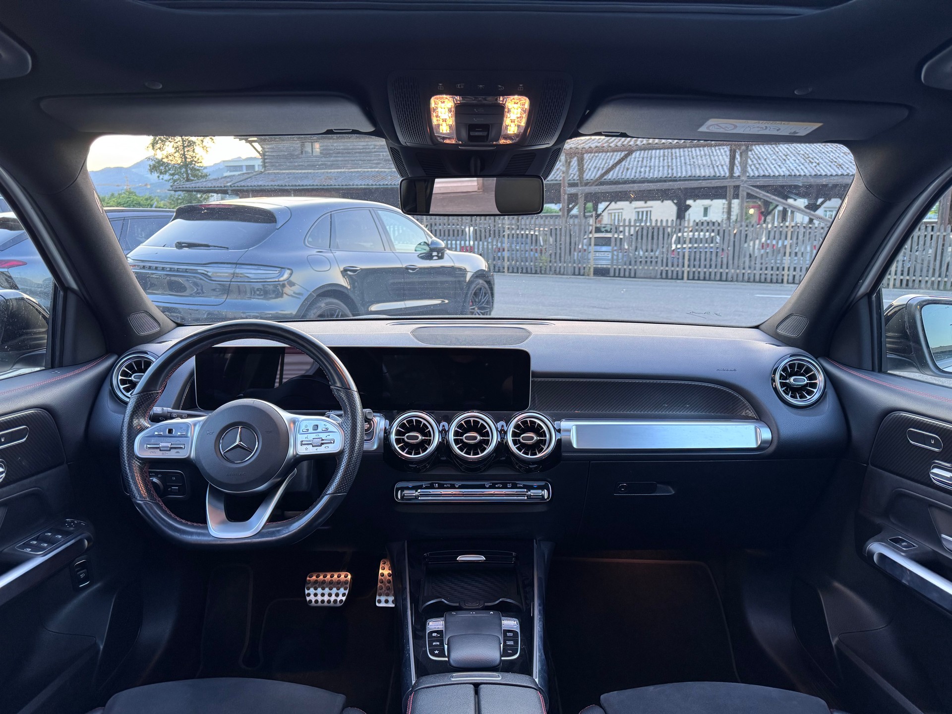 MERCEDES-BENZ GLB 220 d 4Matic AMG Line 8G-Tronic-image-9