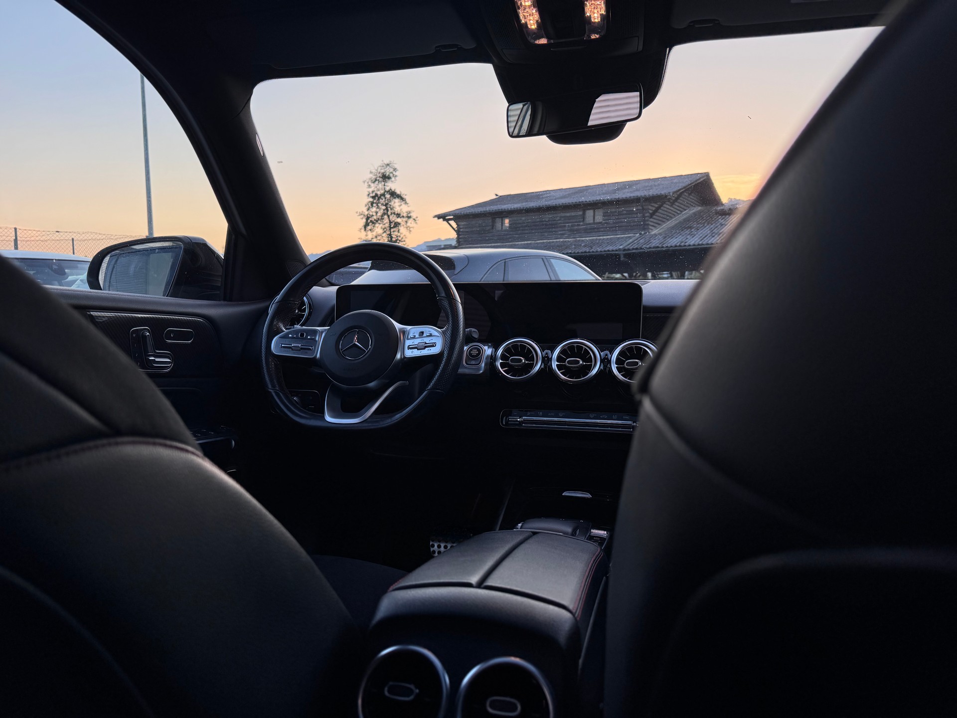 MERCEDES-BENZ GLB 220 d 4Matic AMG Line 8G-Tronic-image-10