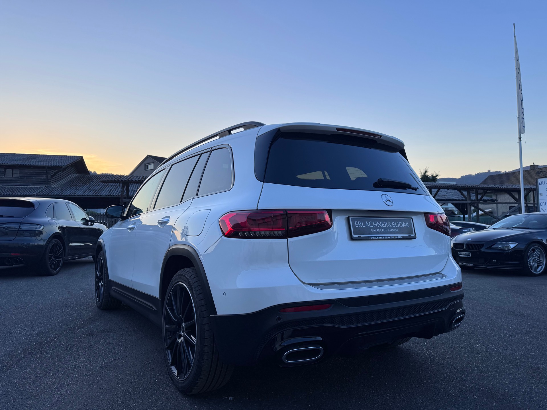 MERCEDES-BENZ GLB 220 d 4Matic AMG Line 8G-Tronic-showroom-element-3