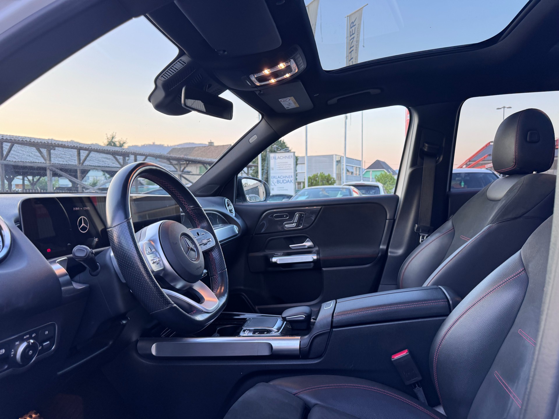 MERCEDES-BENZ GLB 220 d 4Matic AMG Line 8G-Tronic-image-11