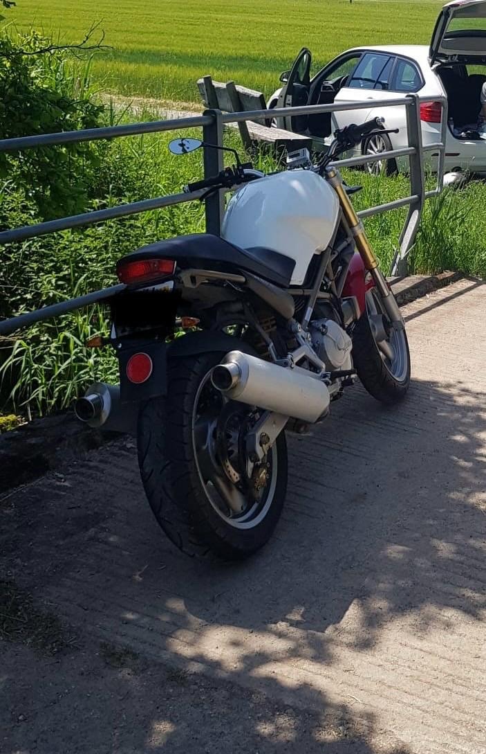 DUCATI Monster 600-image-2
