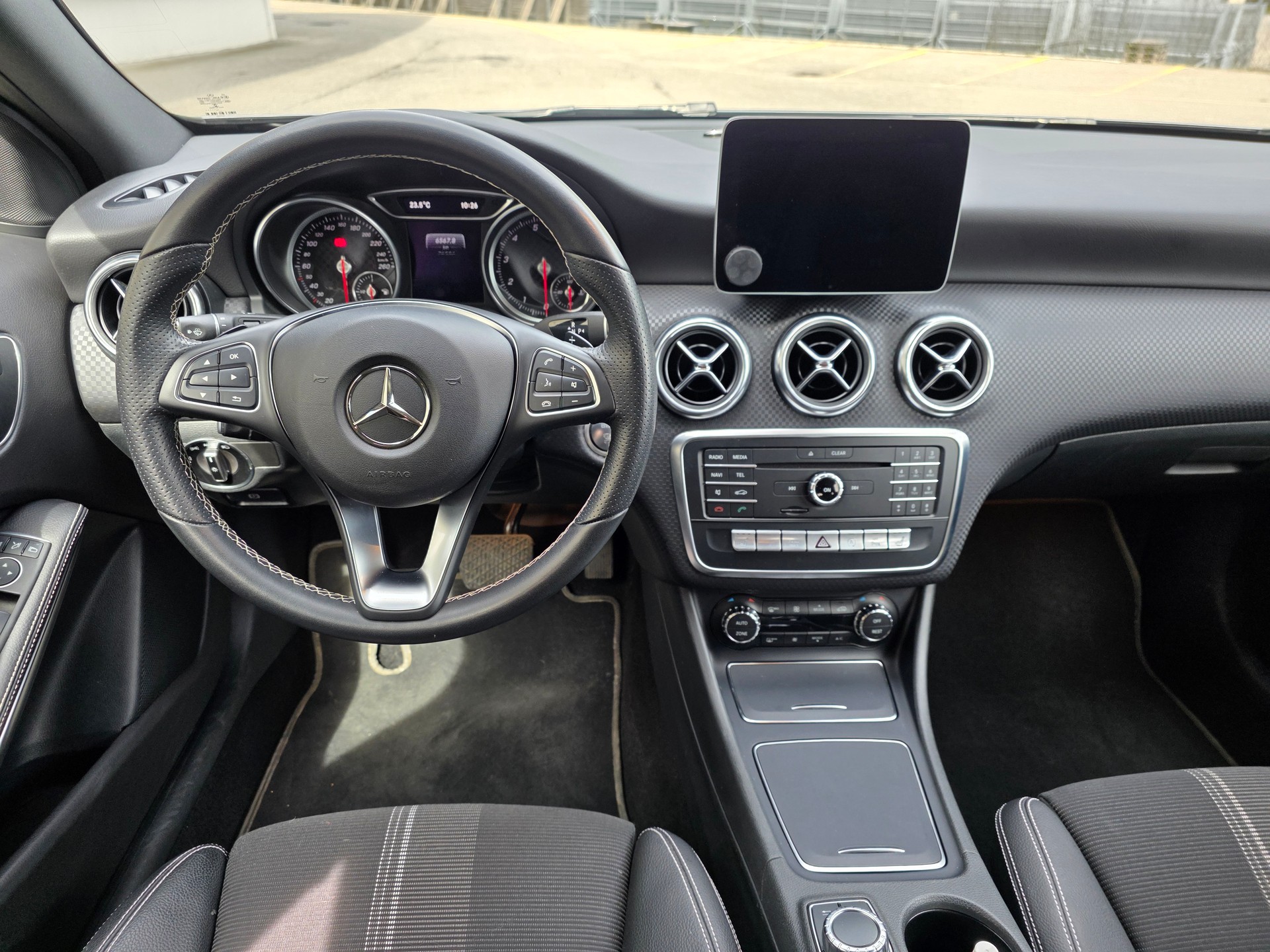 MERCEDES-BENZ A 220 4Matic 7G-DCT-image-22