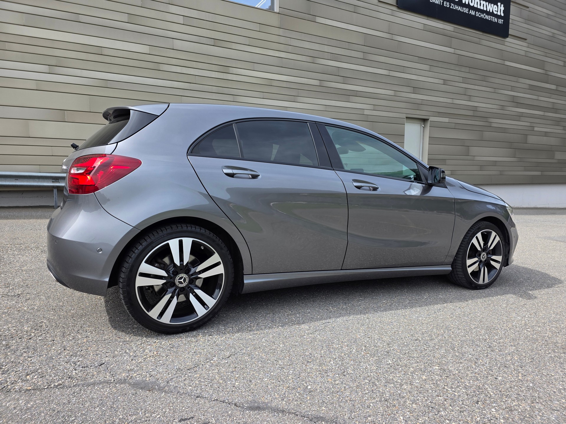 MERCEDES-BENZ A 220 4Matic 7G-DCT-image-9