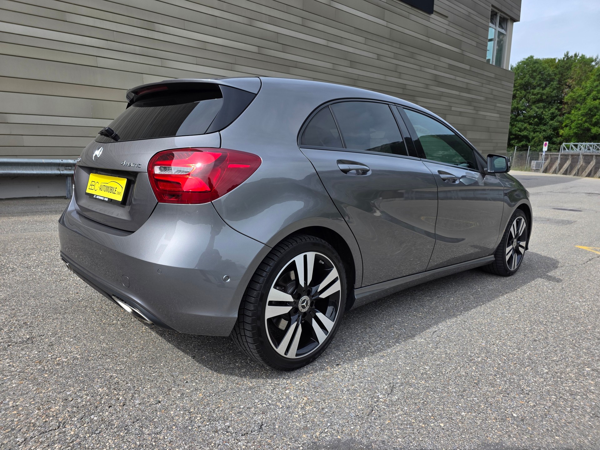 MERCEDES-BENZ A 220 4Matic 7G-DCT-image-10