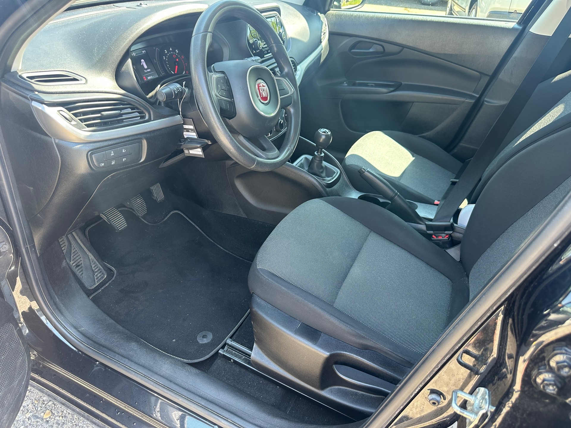 FIAT Tipo 1.4T Street-image-6