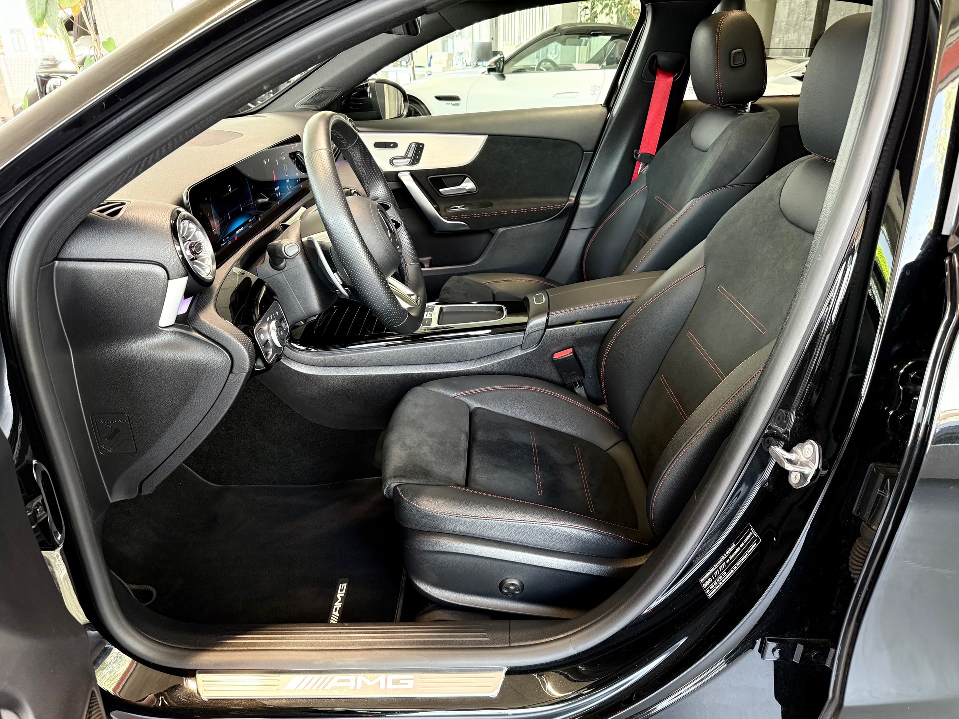 MERCEDES-BENZ A AMG 35 4Matic 8G-DCT-image-12