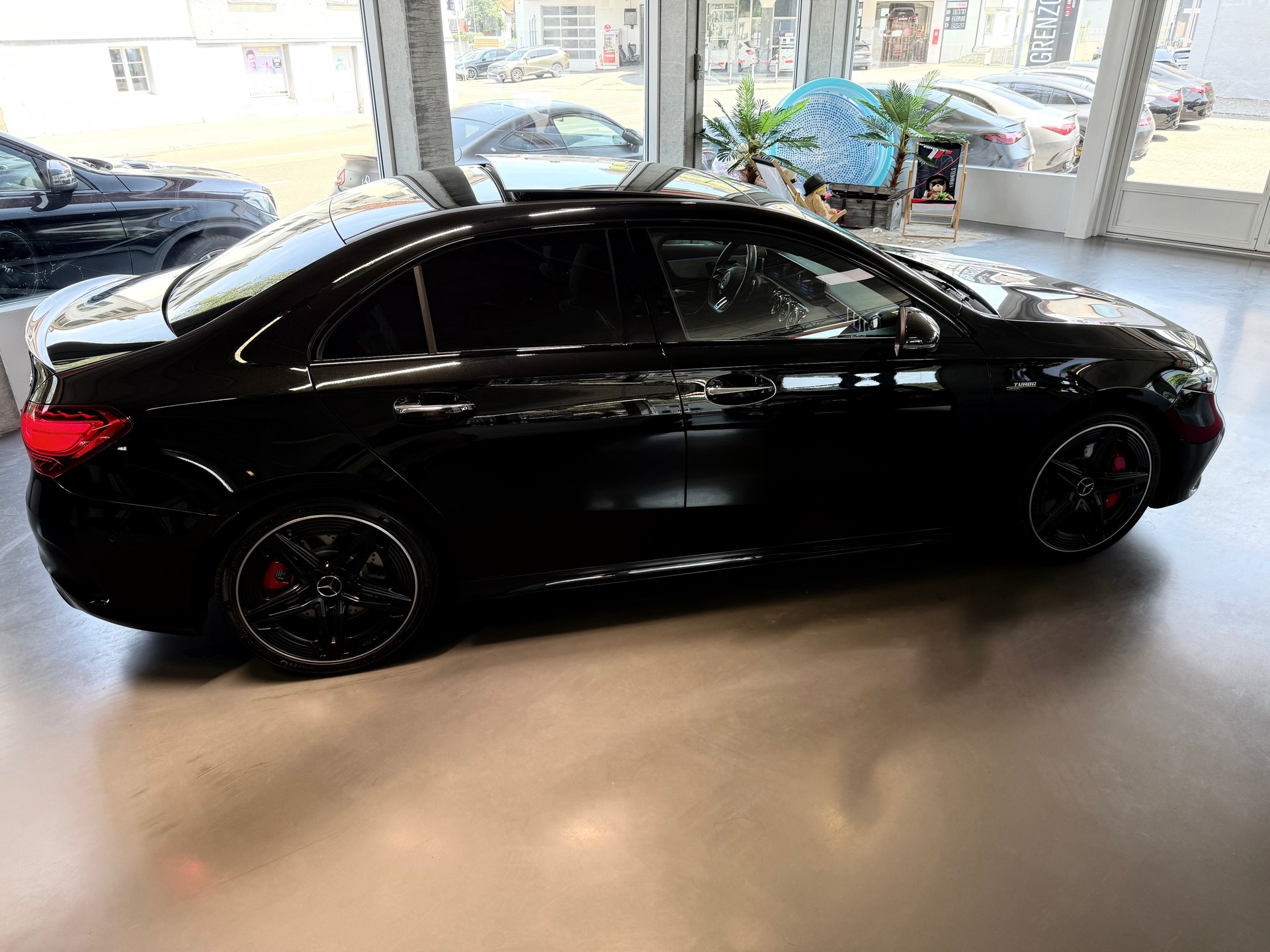 MERCEDES-BENZ A AMG 35 4Matic 8G-DCT-image-5