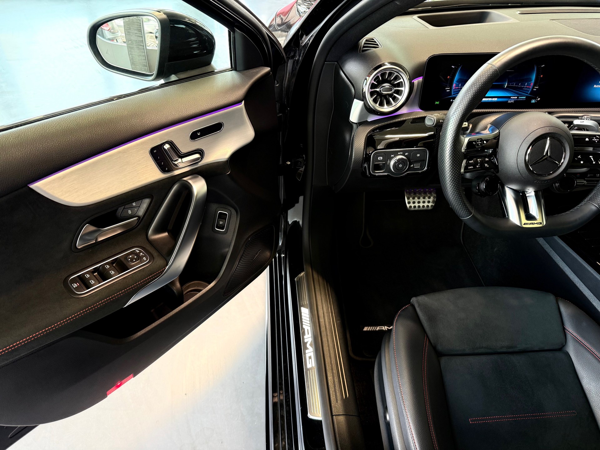 MERCEDES-BENZ A AMG 35 4Matic 8G-DCT-image-9