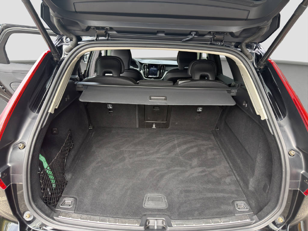 VOLVO XC60 2.0 B5 MH Momentum AWD-image-12