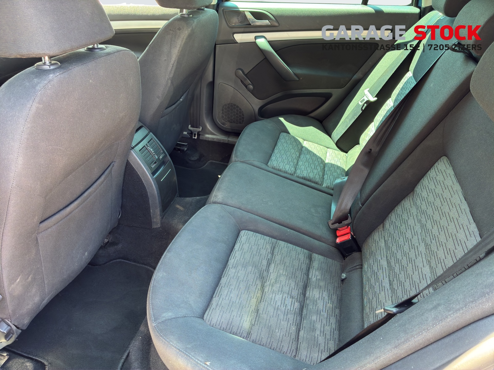 SKODA Octavia Combi 1.8 TSI Adventure 4x4-image-16
