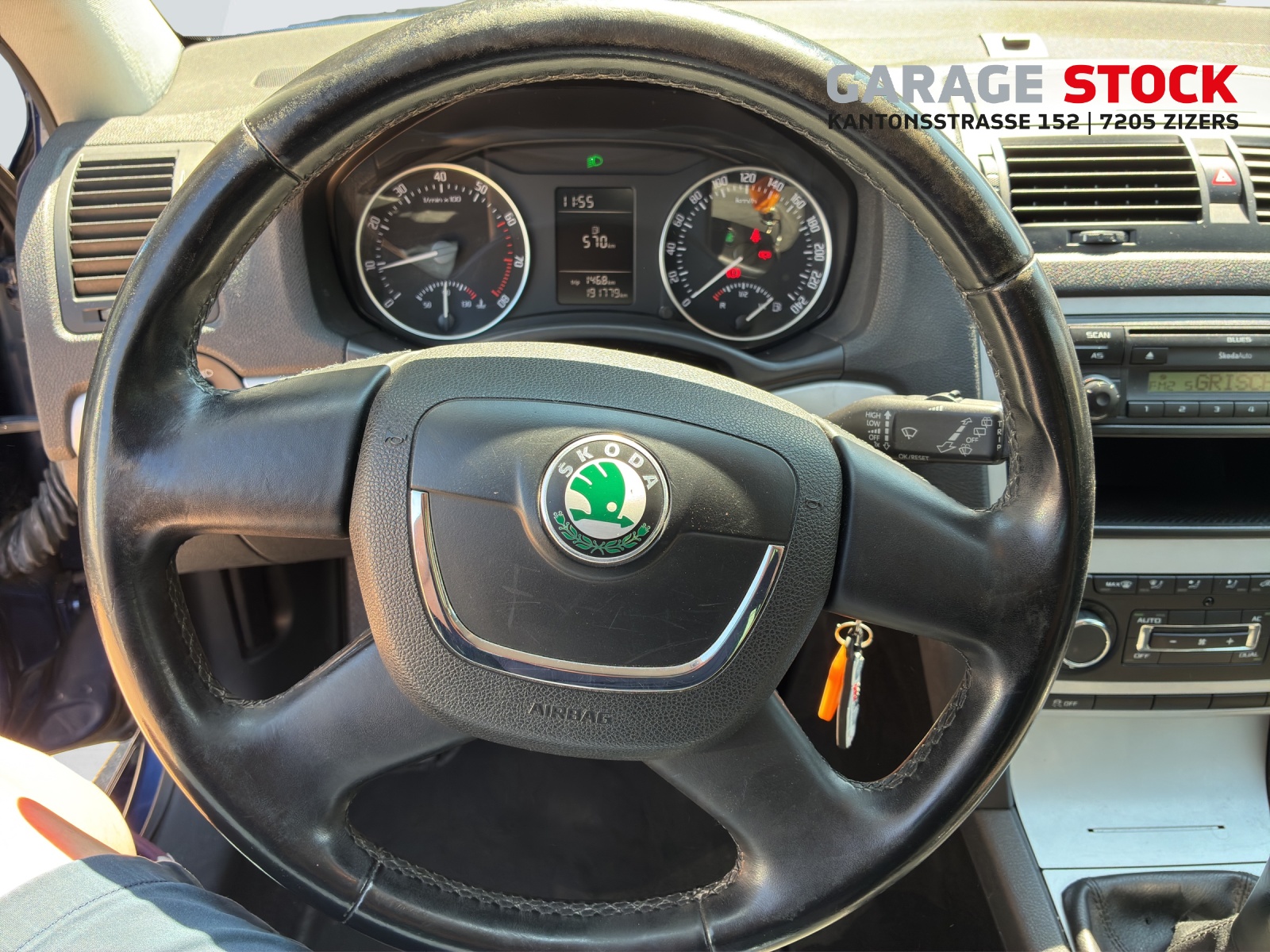 SKODA Octavia Combi 1.8 TSI Adventure 4x4-image-14