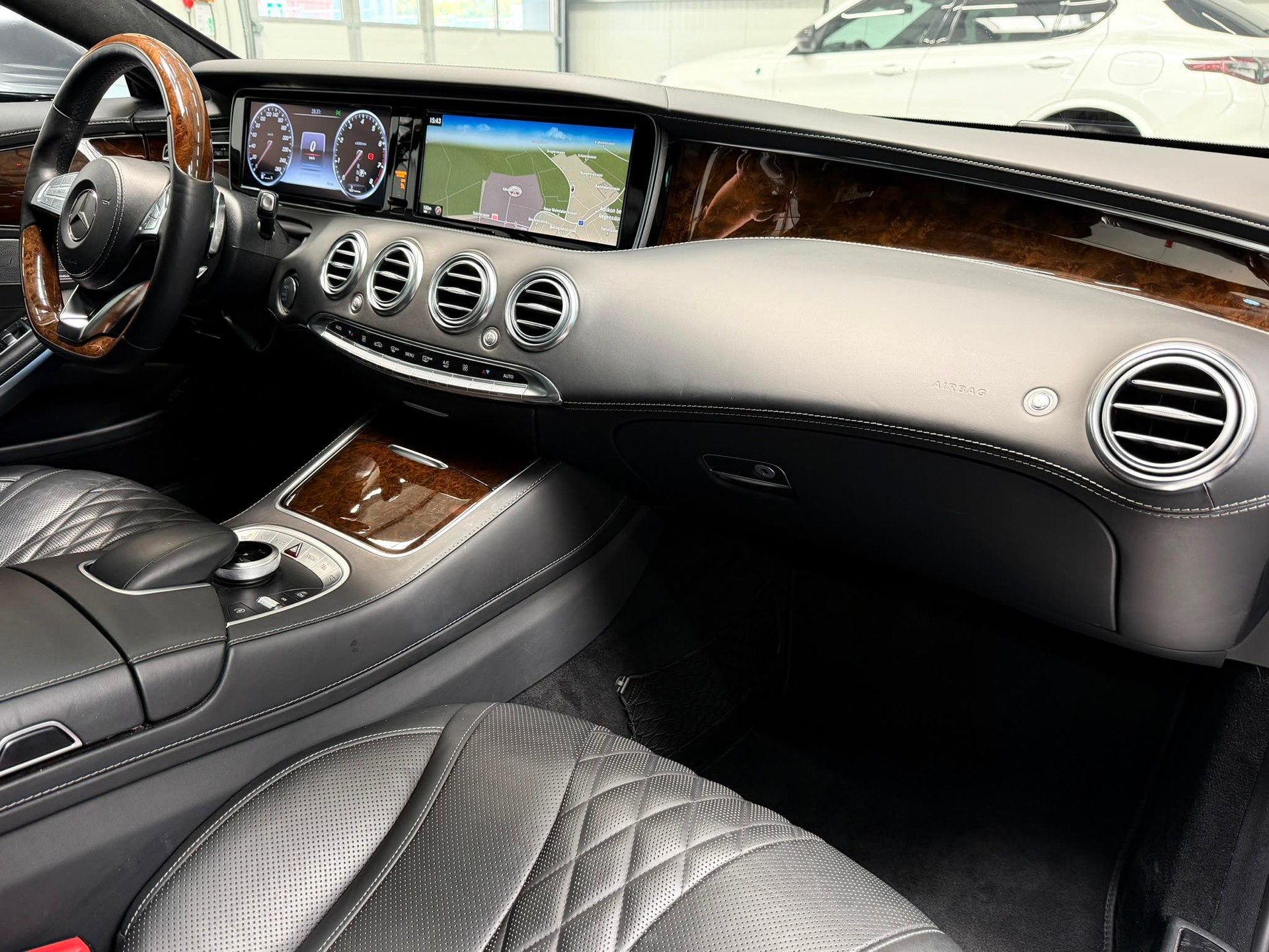 MERCEDES-BENZ S 500 Coupé 4Matic 7G-Tronic-image-28