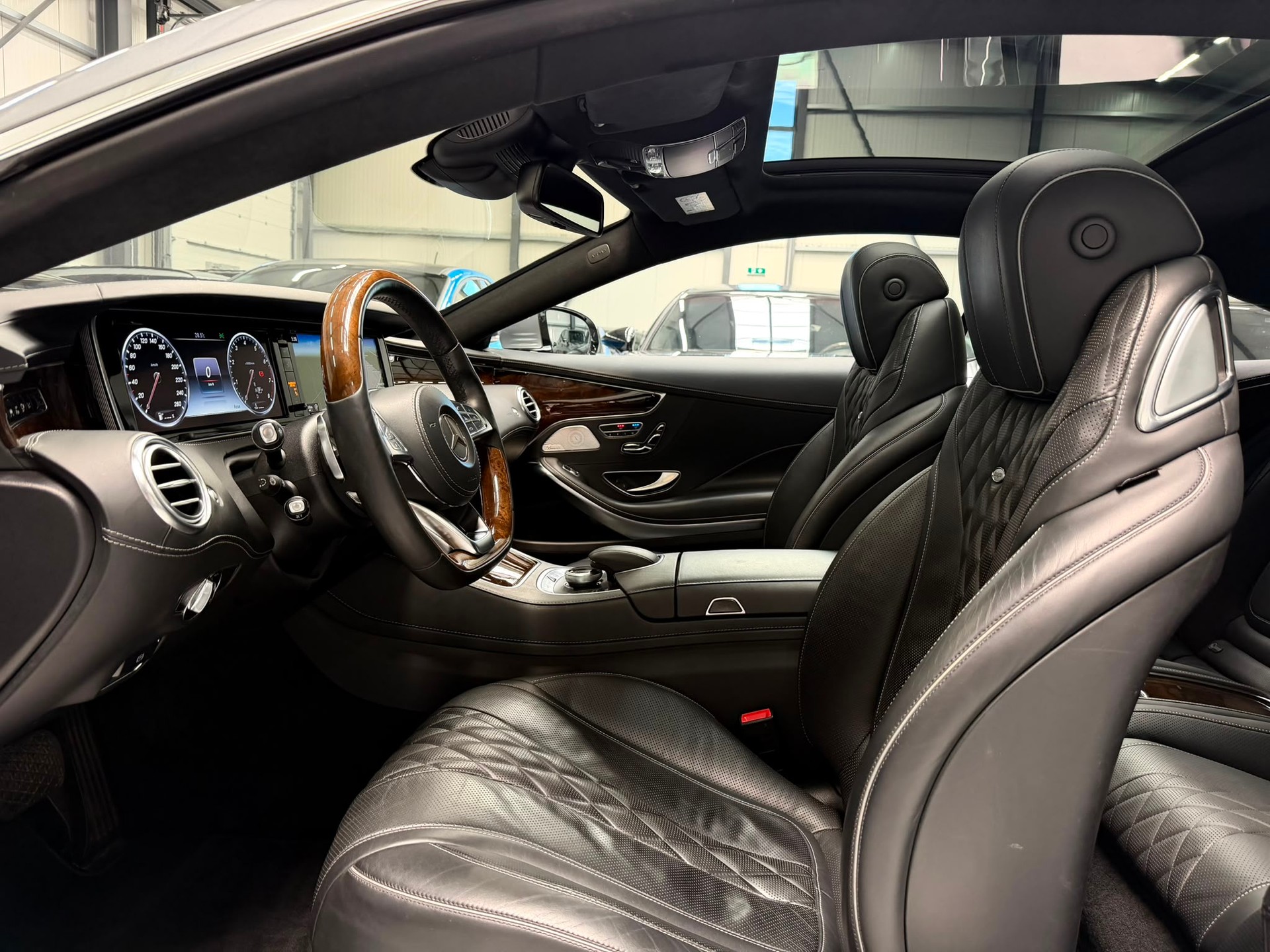 MERCEDES-BENZ S 500 Coupé 4Matic 7G-Tronic-image-22