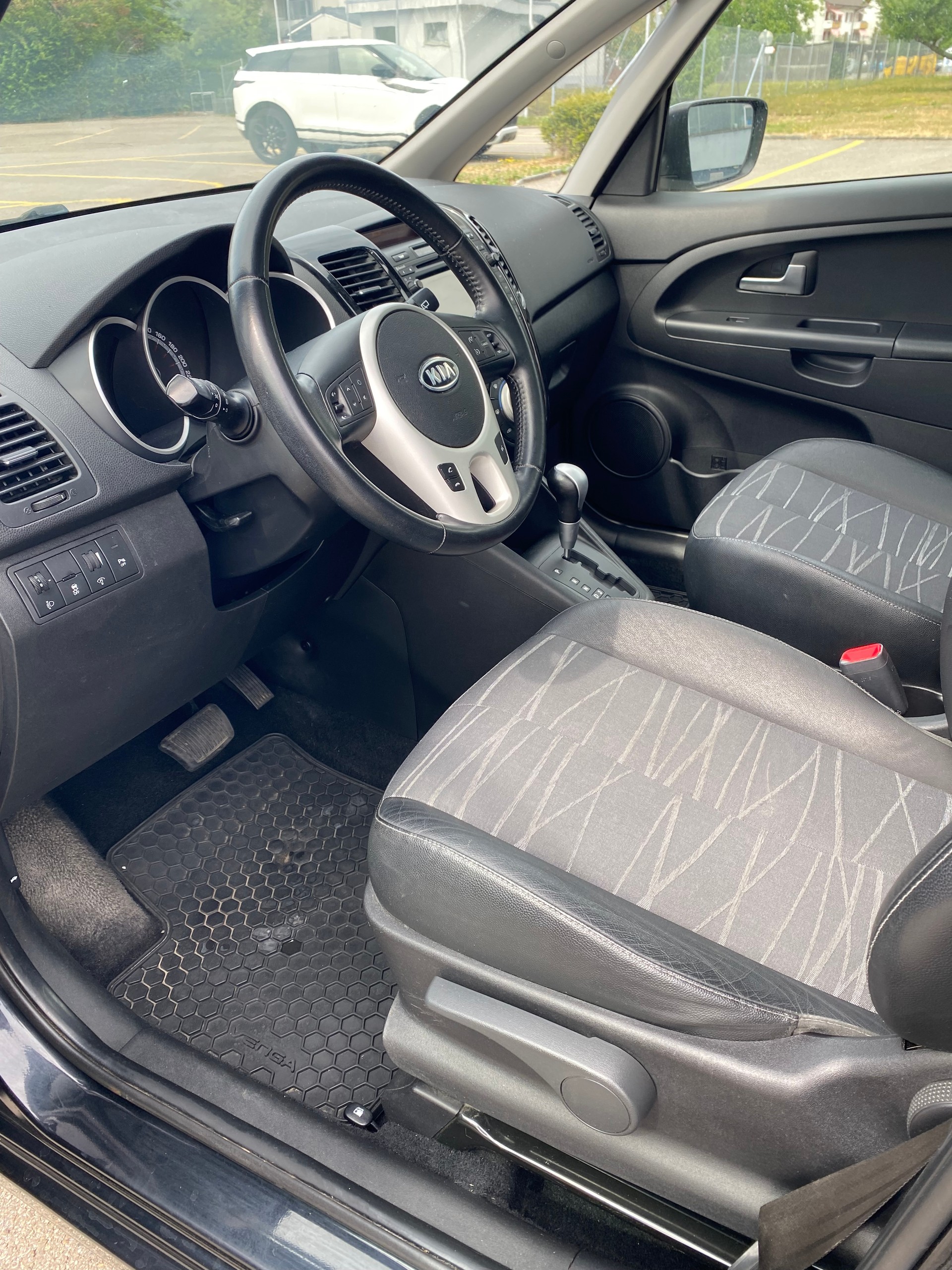 KIA Venga 1.6 CVVT Style Automatic-image-14
