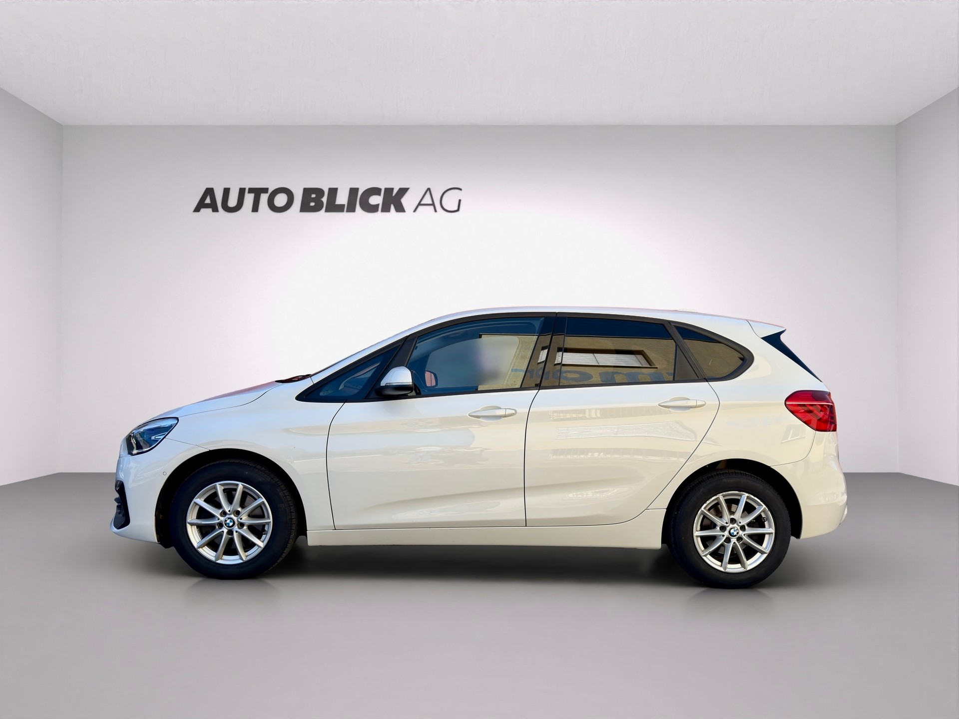 BMW 218d xDrive Active Tourer Steptronic-image-4