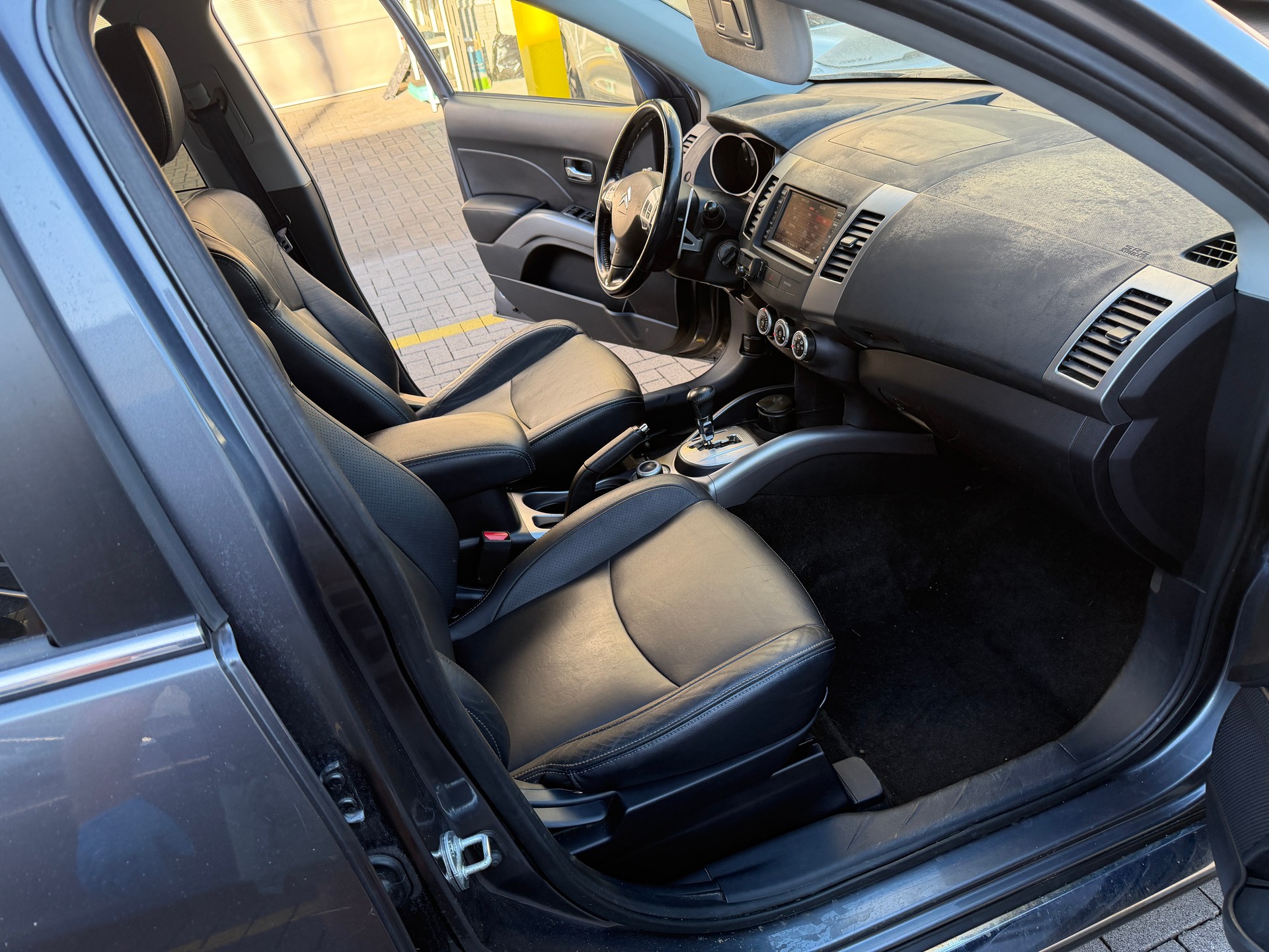 CITROEN C-Crosser 2.4 Exclusive CVT-image-15