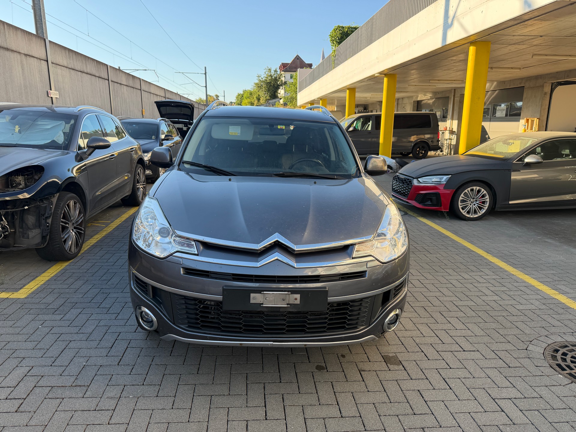 CITROEN C-Crosser 2.4 Exclusive CVT-showroom-element-1