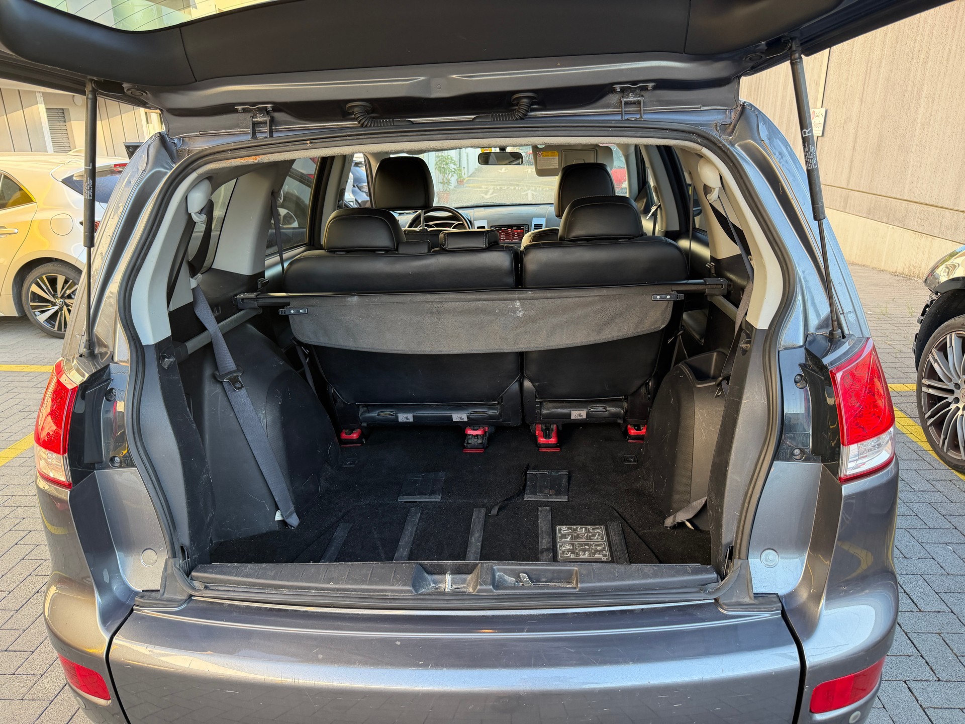 CITROEN C-Crosser 2.4 Exclusive CVT-image-14