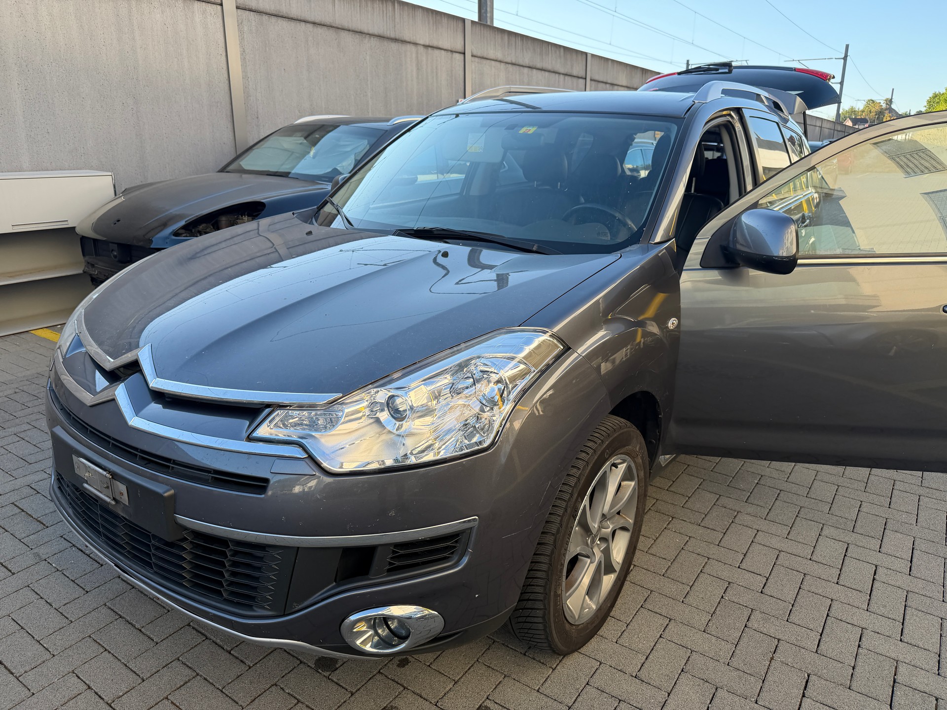 CITROEN C-Crosser 2.4 Exclusive CVT-image-4