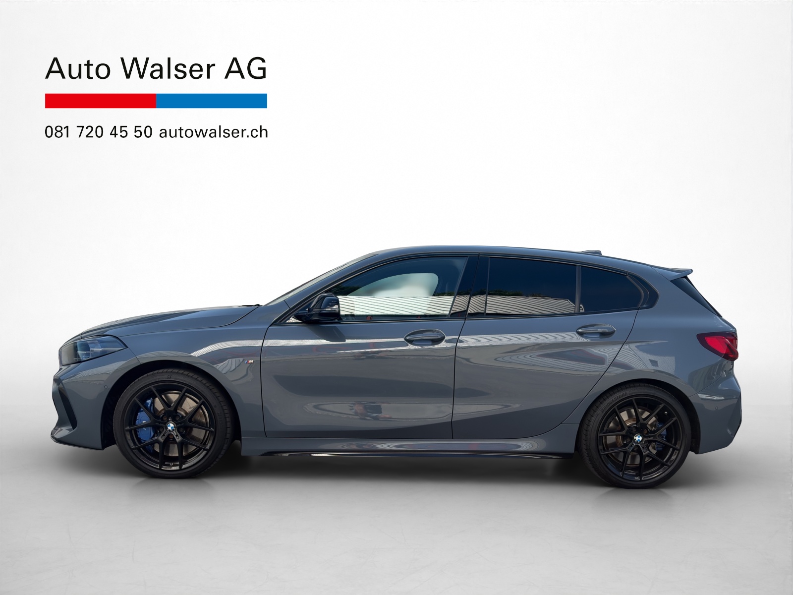 BMW M135i xDrive-showroom-element-1