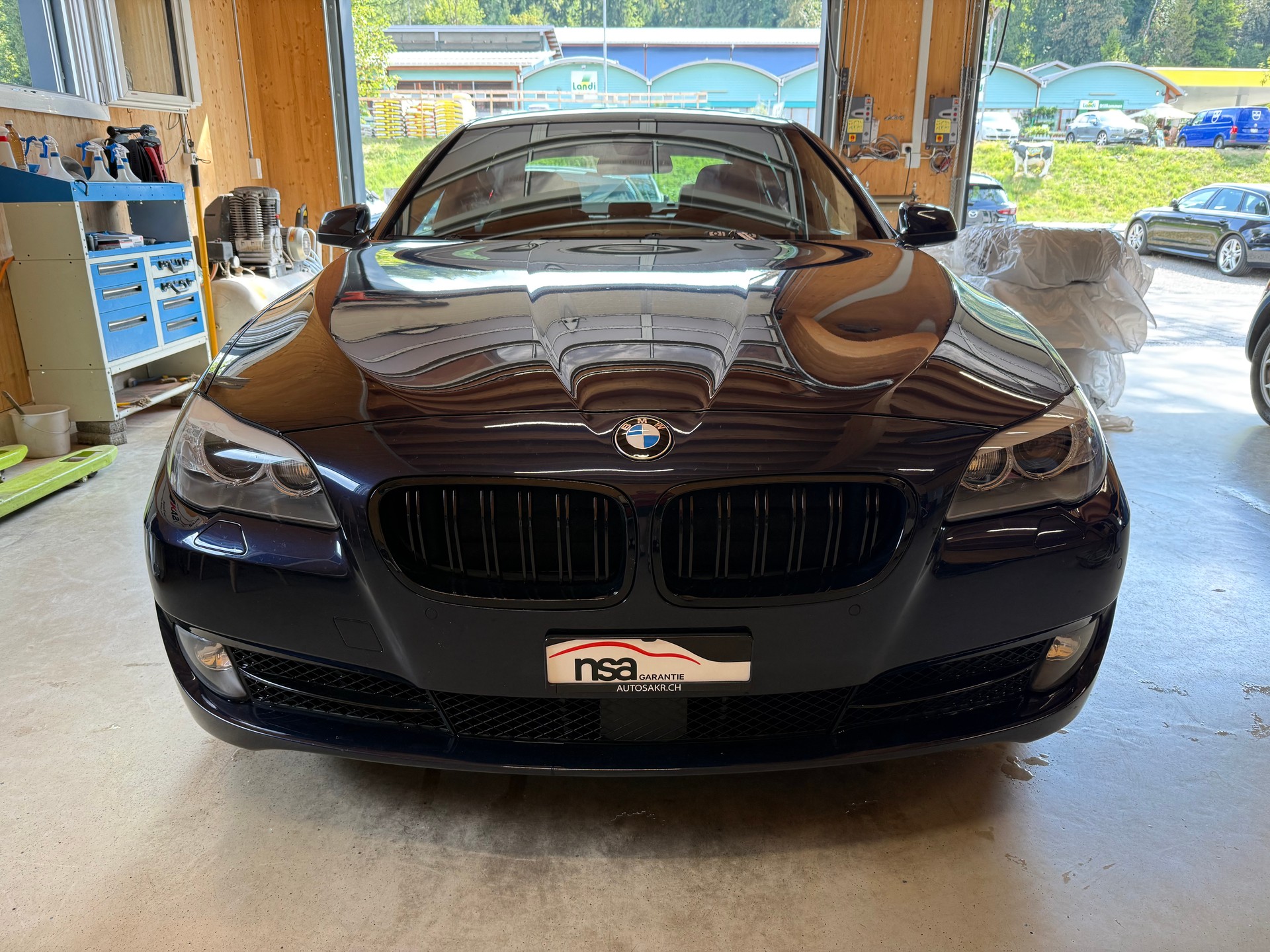 BMW 535i xDrive Steptronic-showroom-element-1