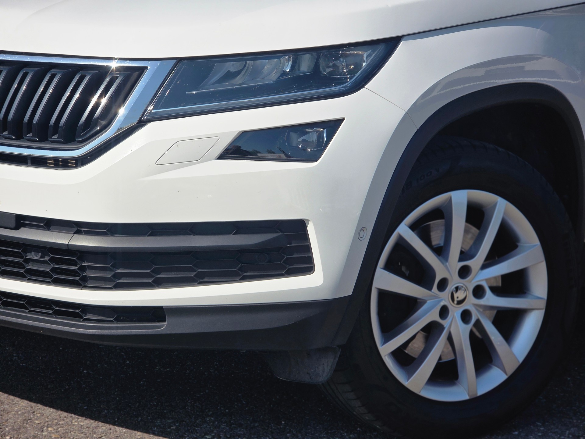 SKODA Kodiaq 2.0 TDI SCR Style 4x4 DSG * CH-Fahrzeug * Ab Service inkl. Zahnriemen + WP * Frisch ab MFK *-showroom-element-1
