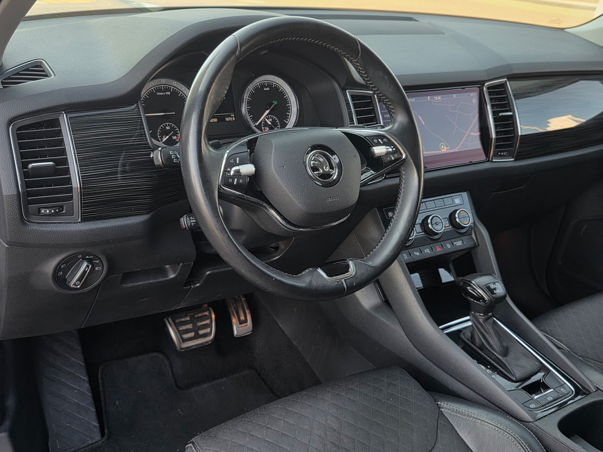 SKODA Kodiaq 2.0 TDI SCR Style 4x4 DSG * CH-Fahrzeug * Ab Service inkl. Zahnriemen + WP * Frisch ab MFK *-image-9