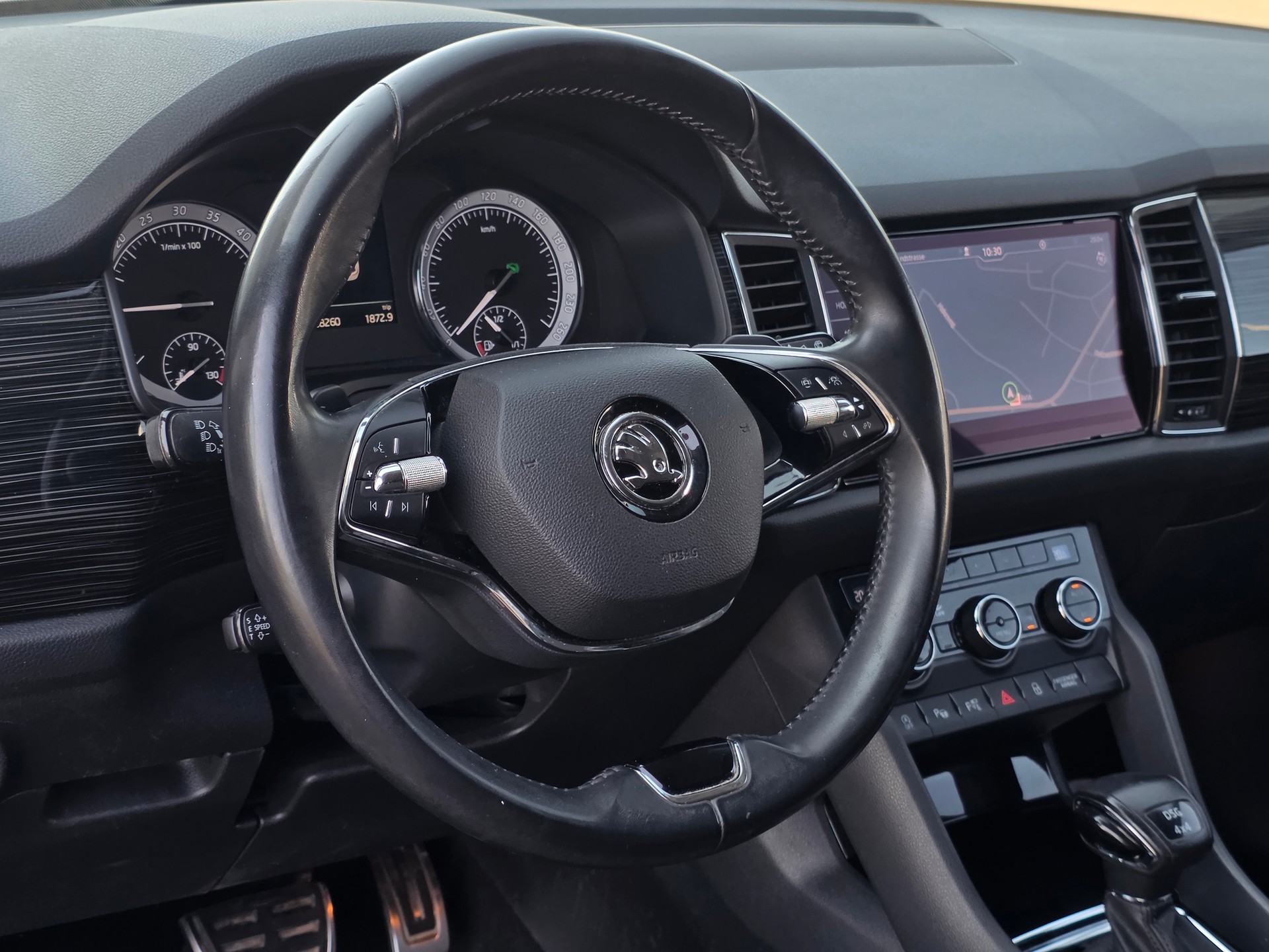 SKODA Kodiaq 2.0 TDI SCR Style 4x4 DSG * CH-Fahrzeug * Ab Service inkl. Zahnriemen + WP * Frisch ab MFK *-image-10