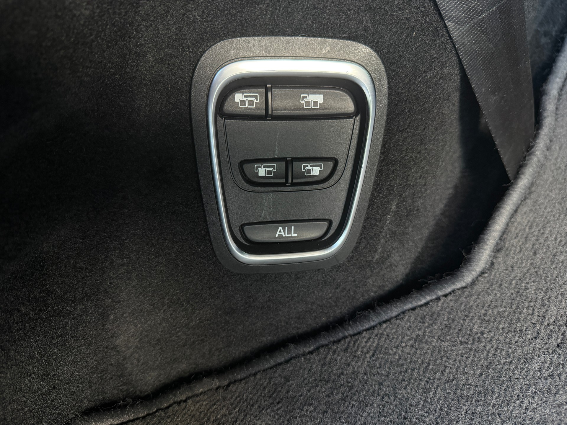 RENAULT 1.5 dCi Hybrid Assist Bose-image-3