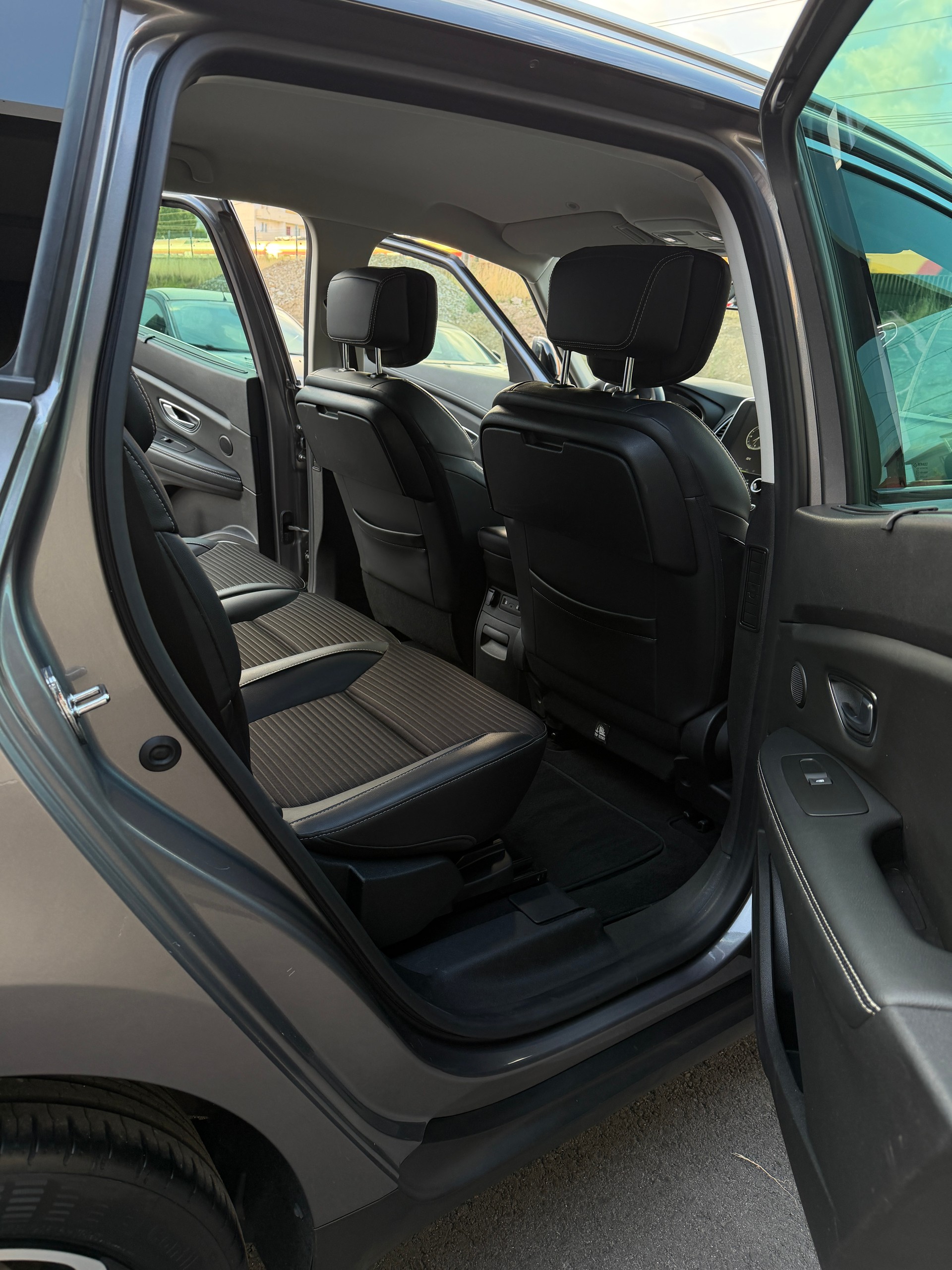 RENAULT 1.5 dCi Hybrid Assist Bose-image-7