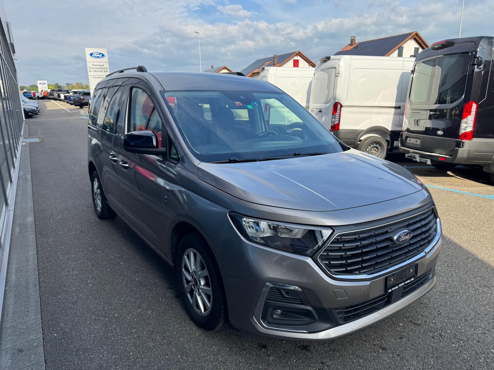 FORD TOURNEO Connect 1.5 EcoBoost 114 Titanium-image-6