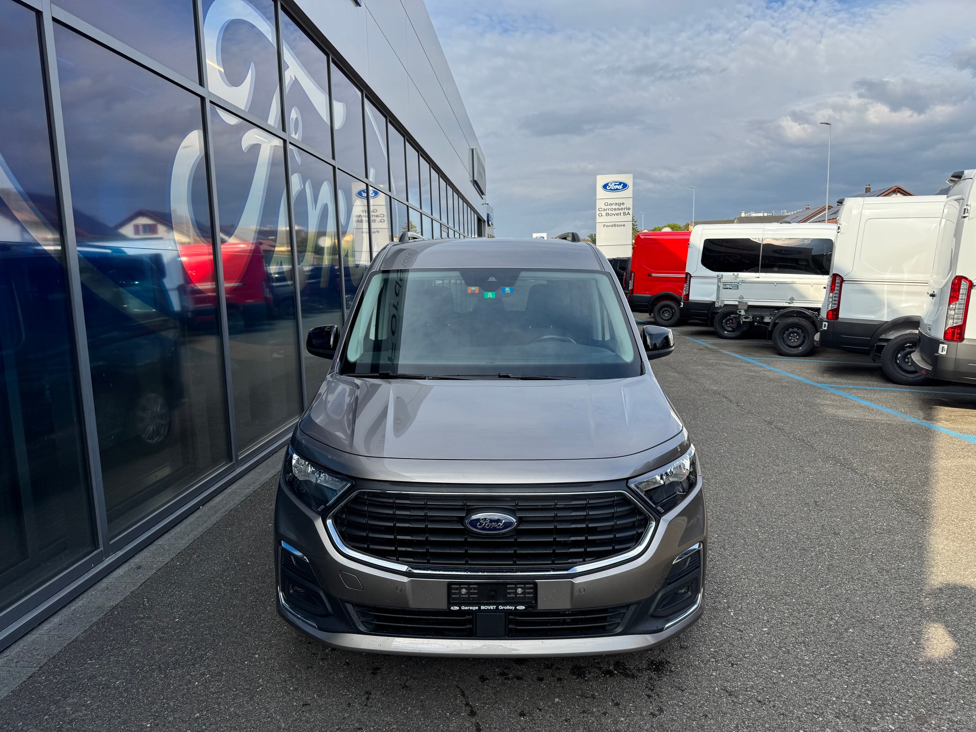 FORD TOURNEO Connect 1.5 EcoBoost 114 Titanium-image-7