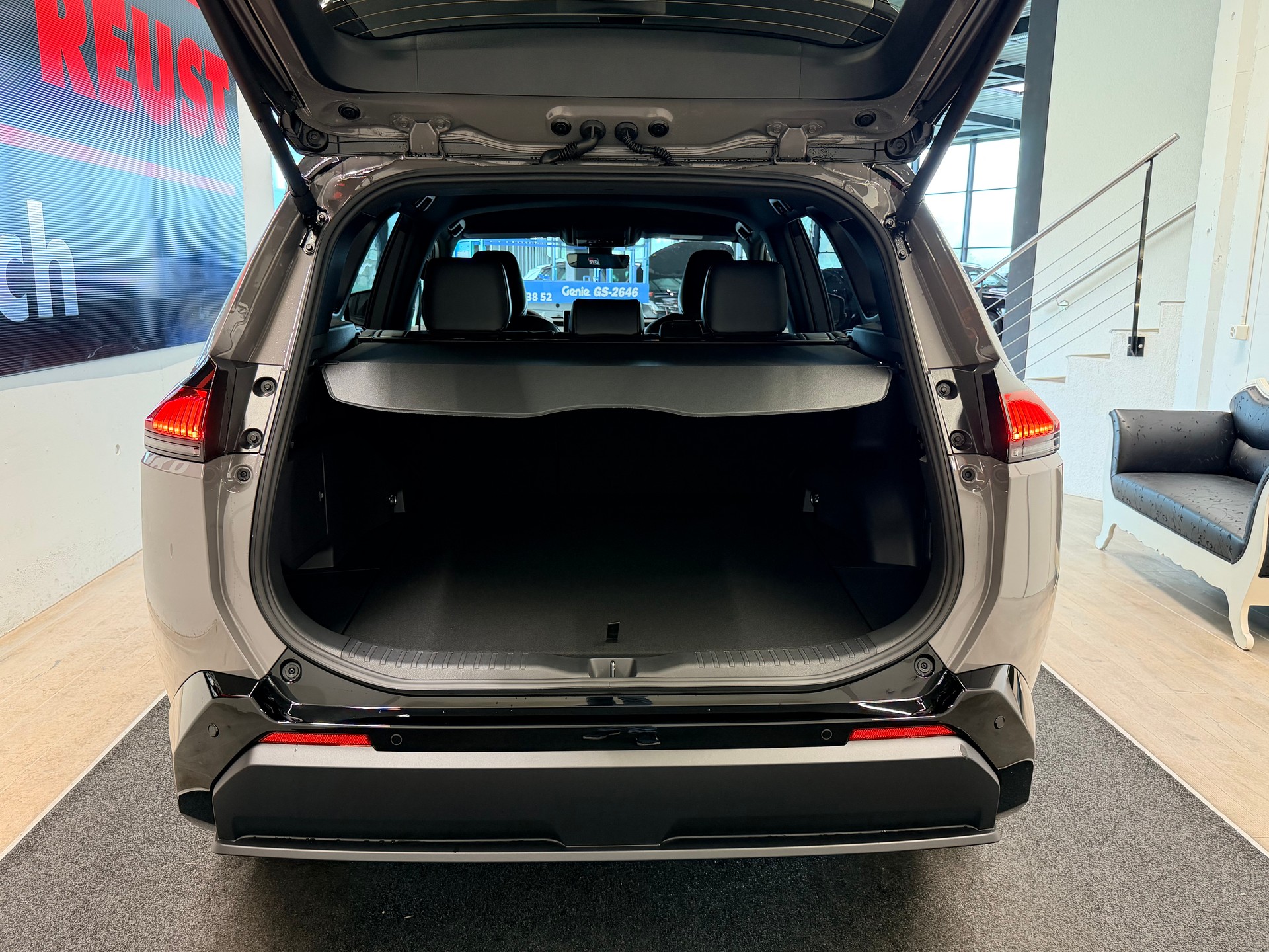 TOYOTA RAV-4 2.5 HSD GR Sport e-CVT 4WD-image-9