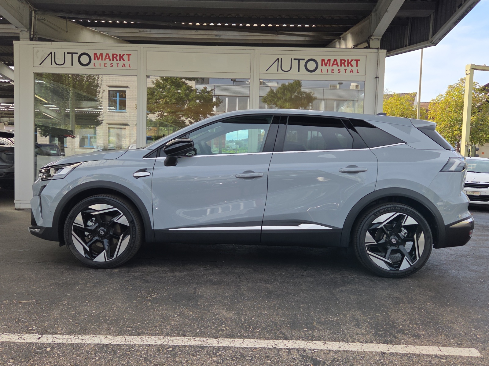 RENAULT Symbioz 1.6 E-Tech Iconic-showroom-element-1