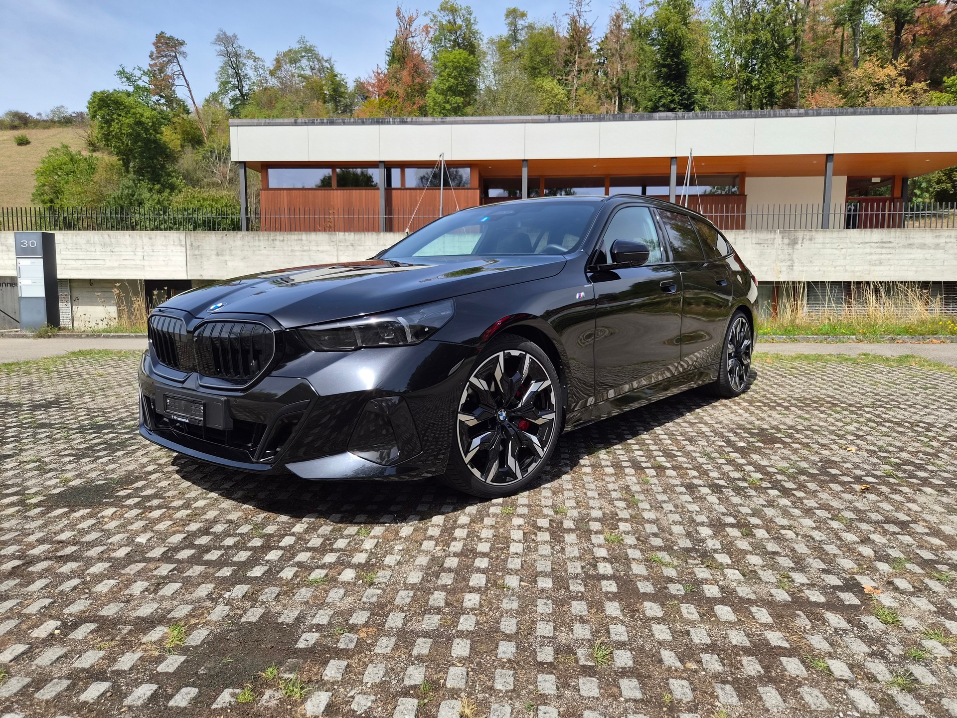BMW 540d xDrive M Sport Pro-image-1