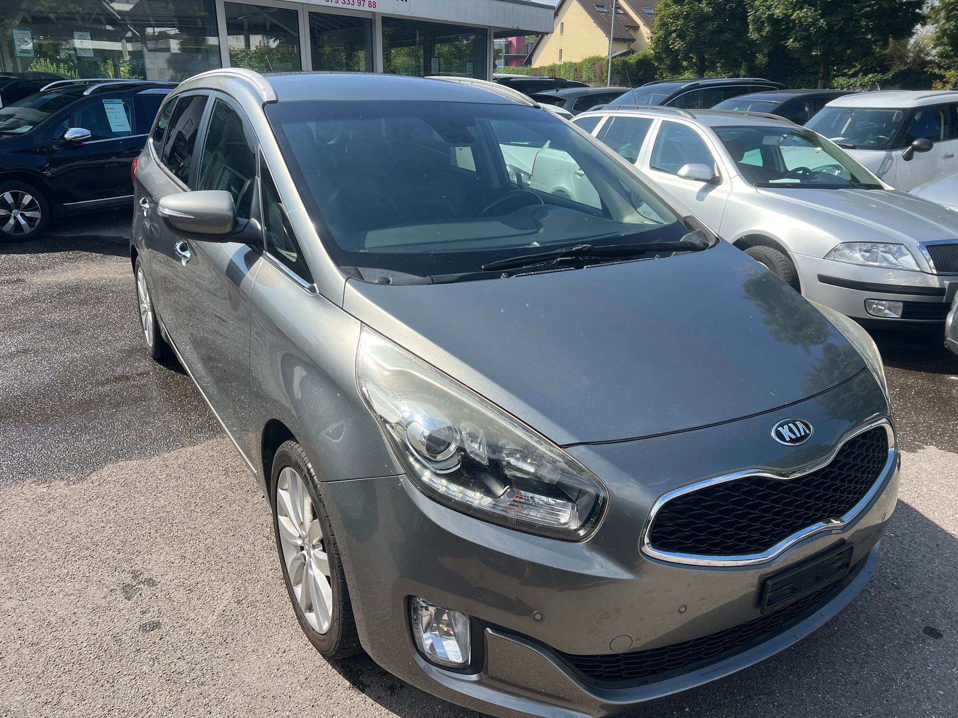 KIA Carens 1.7 CRDi Style-image-1