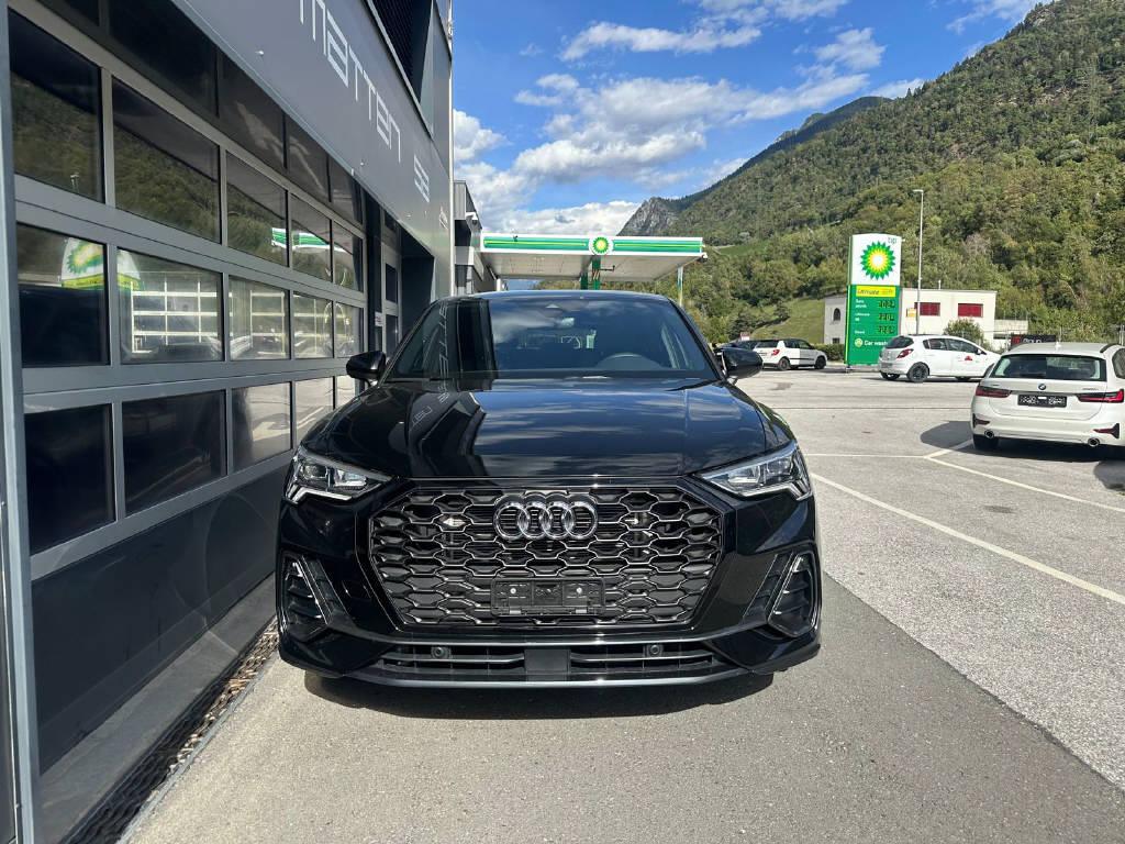 AUDI Q3 Sportback 1.5 35 TFSI S line Attraction S-Tronic-showroom-element-3