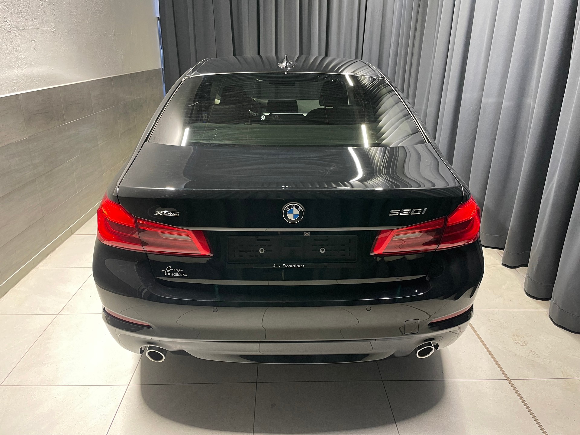 BMW 530i xDrive Steptronic Sport line (58)-image-4