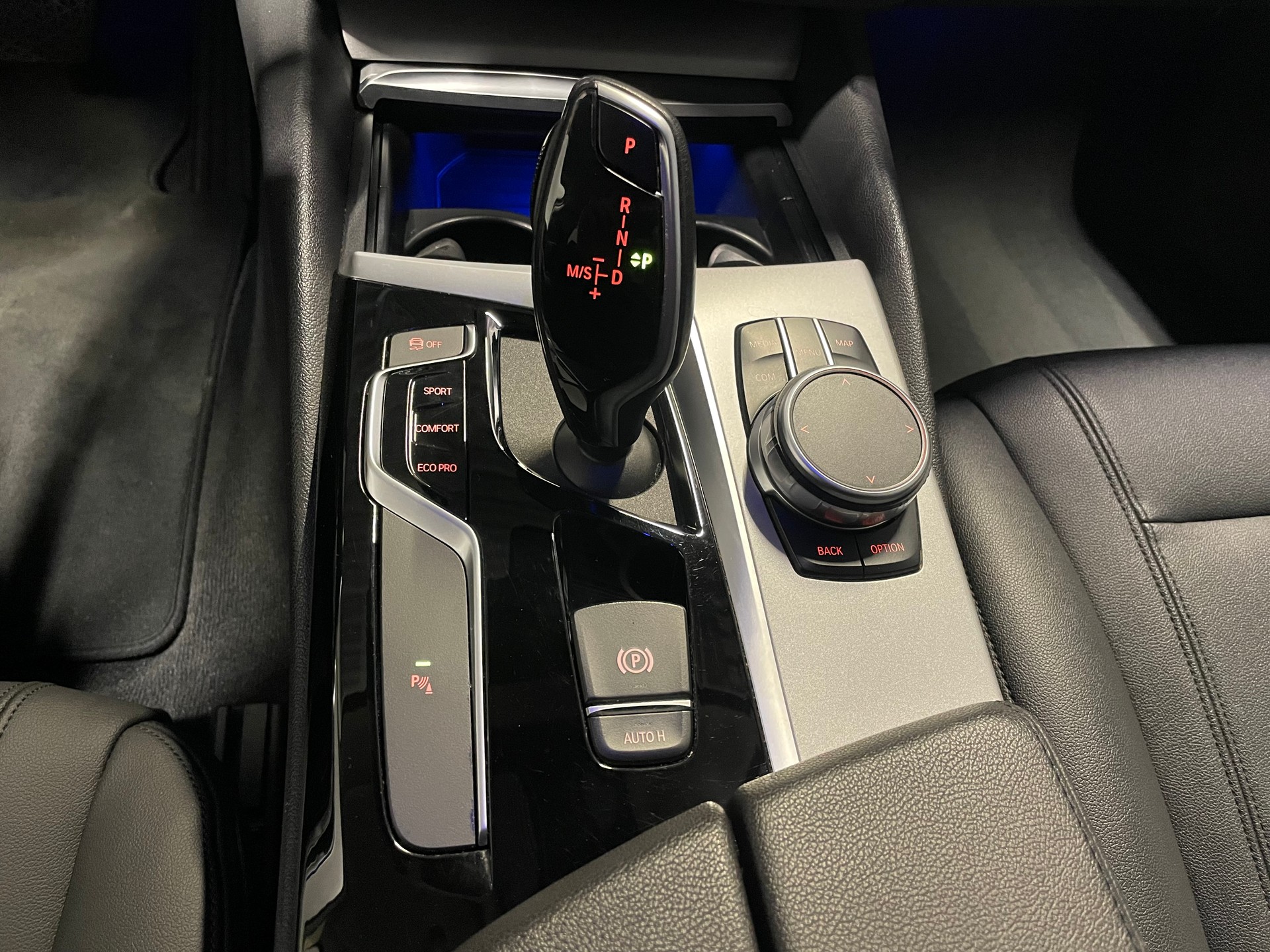BMW 530i xDrive Steptronic Sport line (58)-image-17