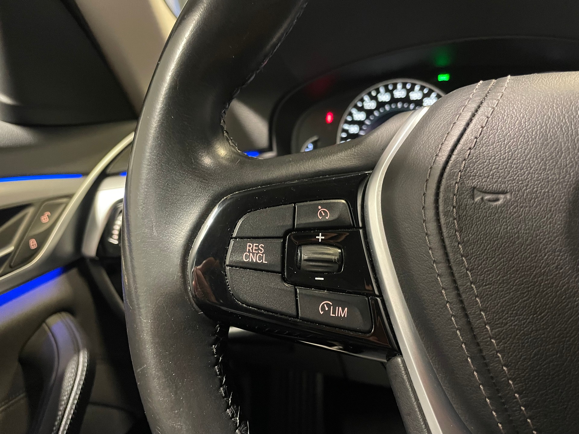 BMW 530i xDrive Steptronic Sport line (58)-image-10