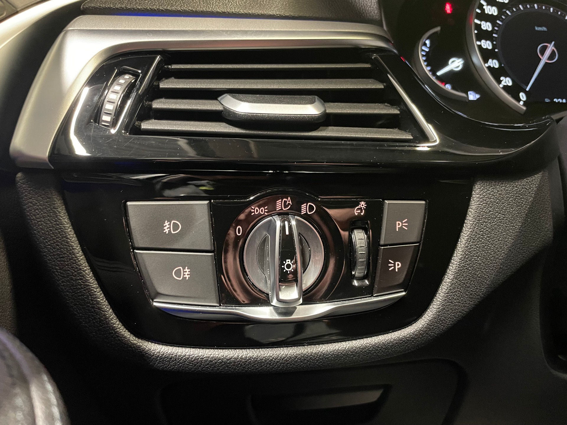 BMW 530i xDrive Steptronic Sport line (58)-image-18