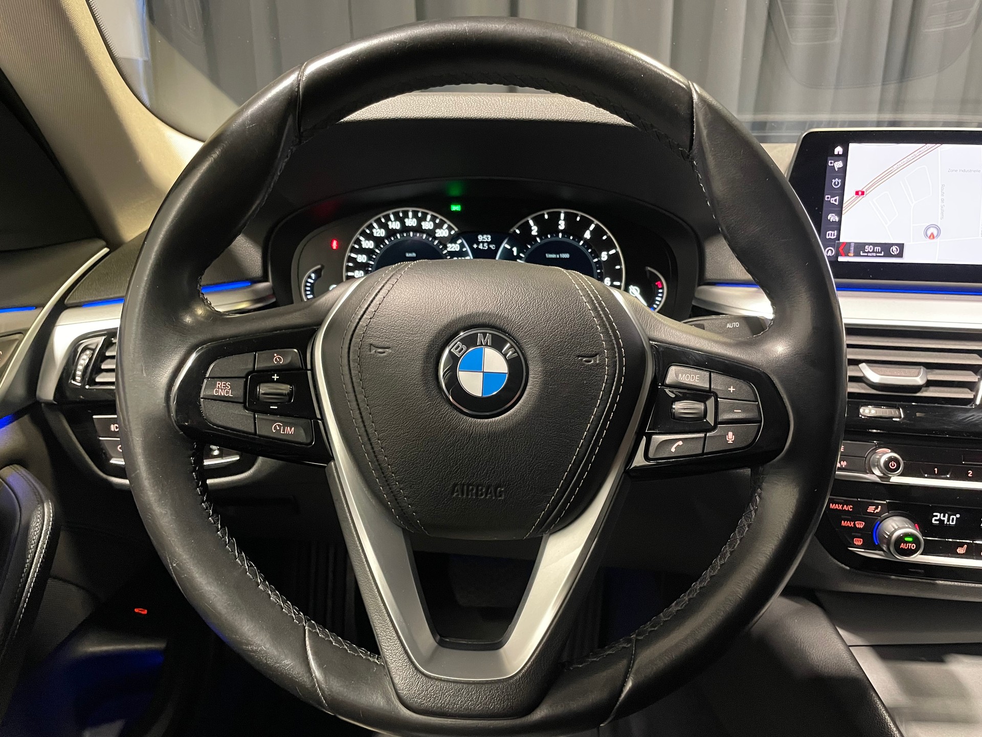 BMW 530i xDrive Steptronic Sport line (58)-image-9