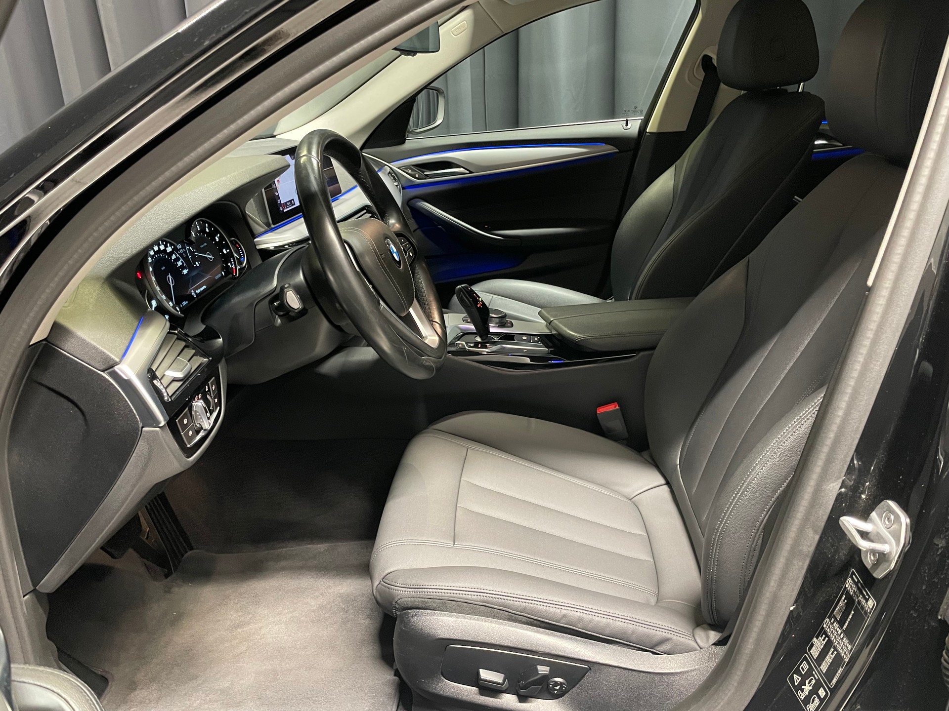 BMW 530i xDrive Steptronic Sport line (58)-image-6