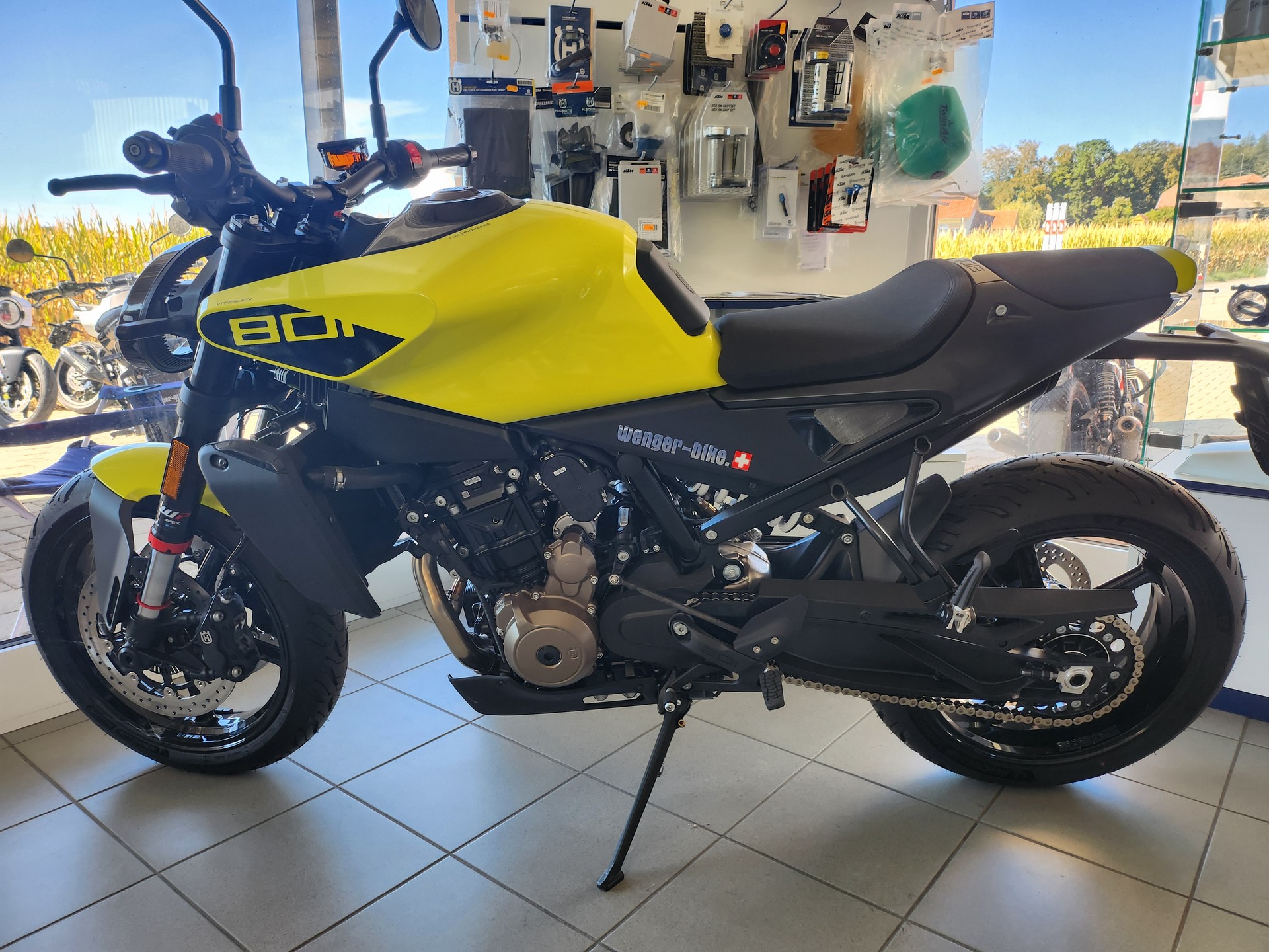 HUSQVARNA Svartpilen 801-image-0