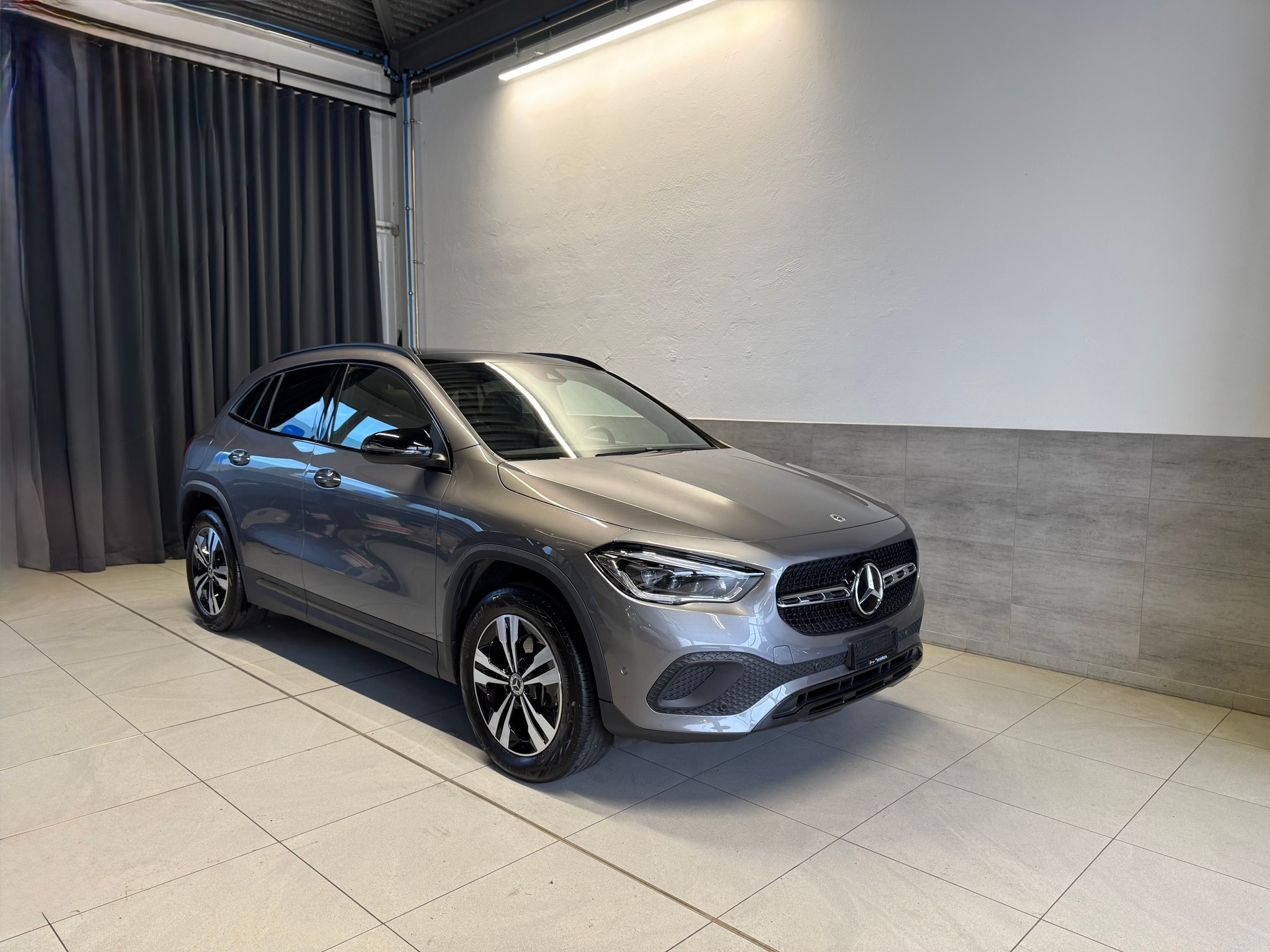 MERCEDES-BENZ GLA 250e Progressive 8G-DCT (46)
