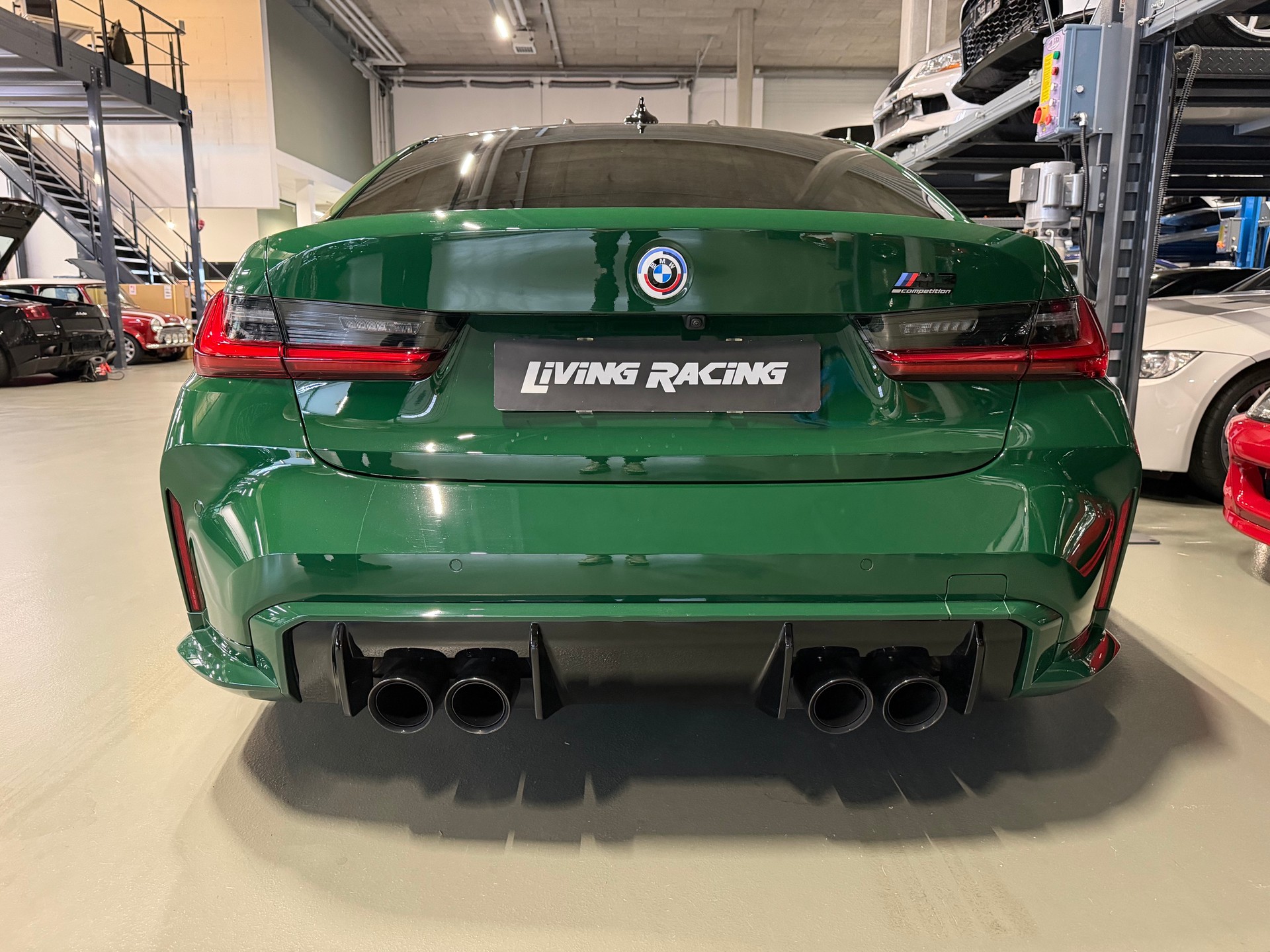 BMW M3 Competition M xDrive *Ind. Irish racing green*-showroom-element-3