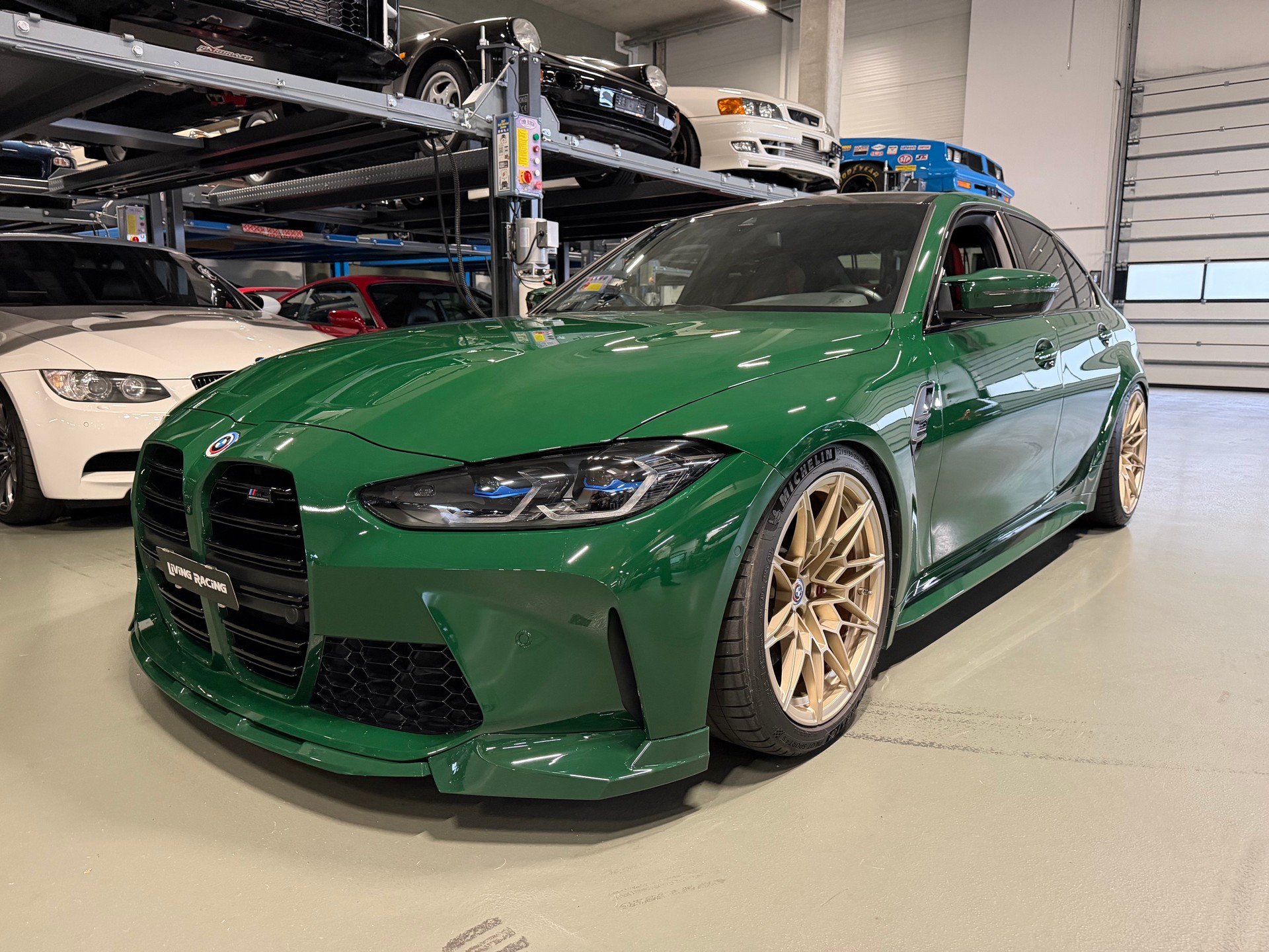 BMW M3 Competition M xDrive *Ind. Irish racing green*-showroom-element-1