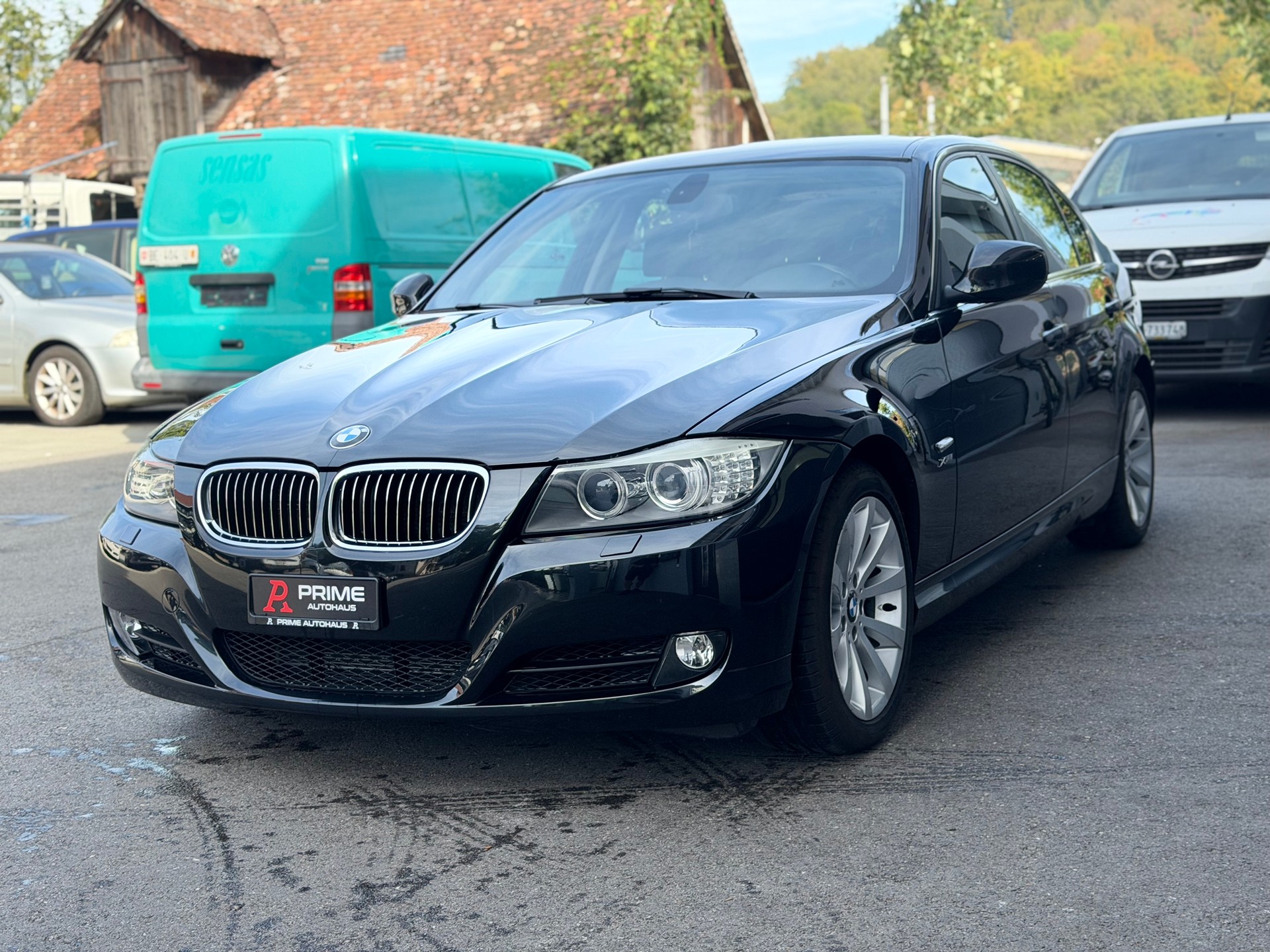 BMW 325i x-Drive Steptronic-showroom-element-2