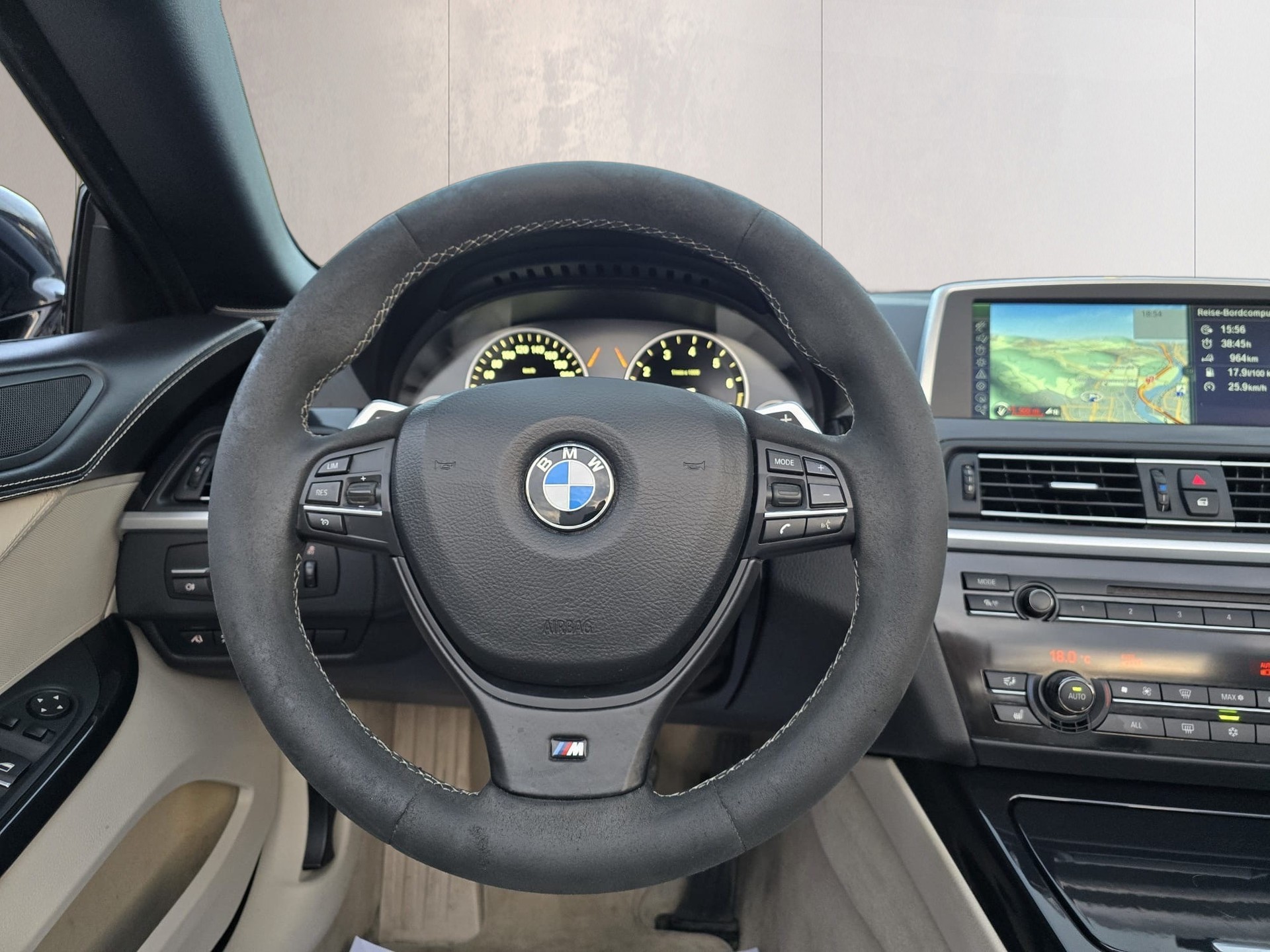 BMW 650i Cabrio-image-9