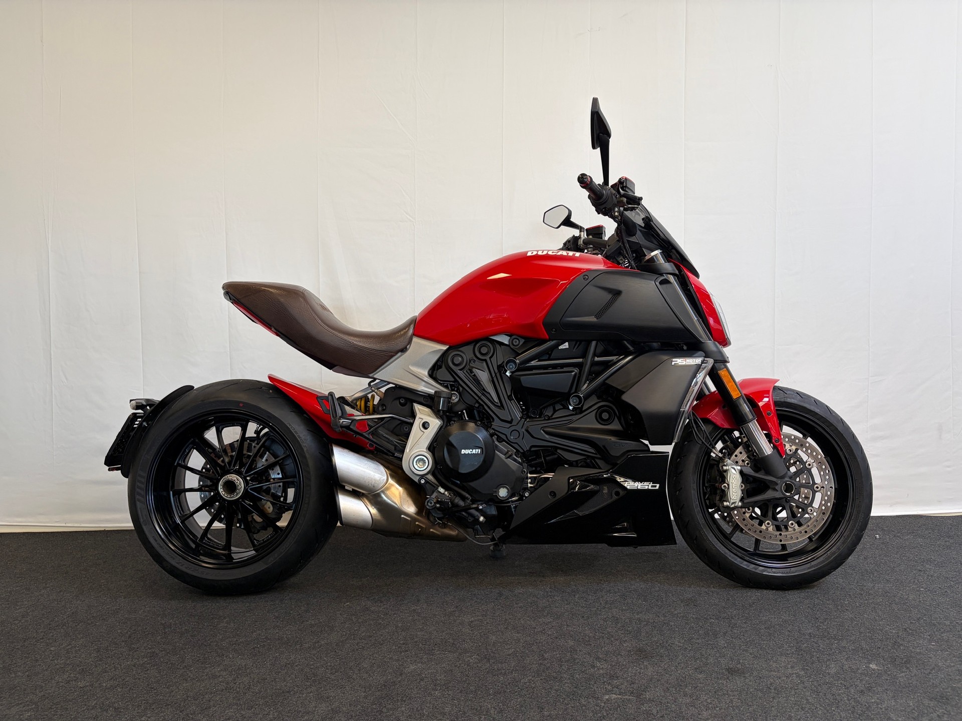 DUCATI Diavel 1260-image-1